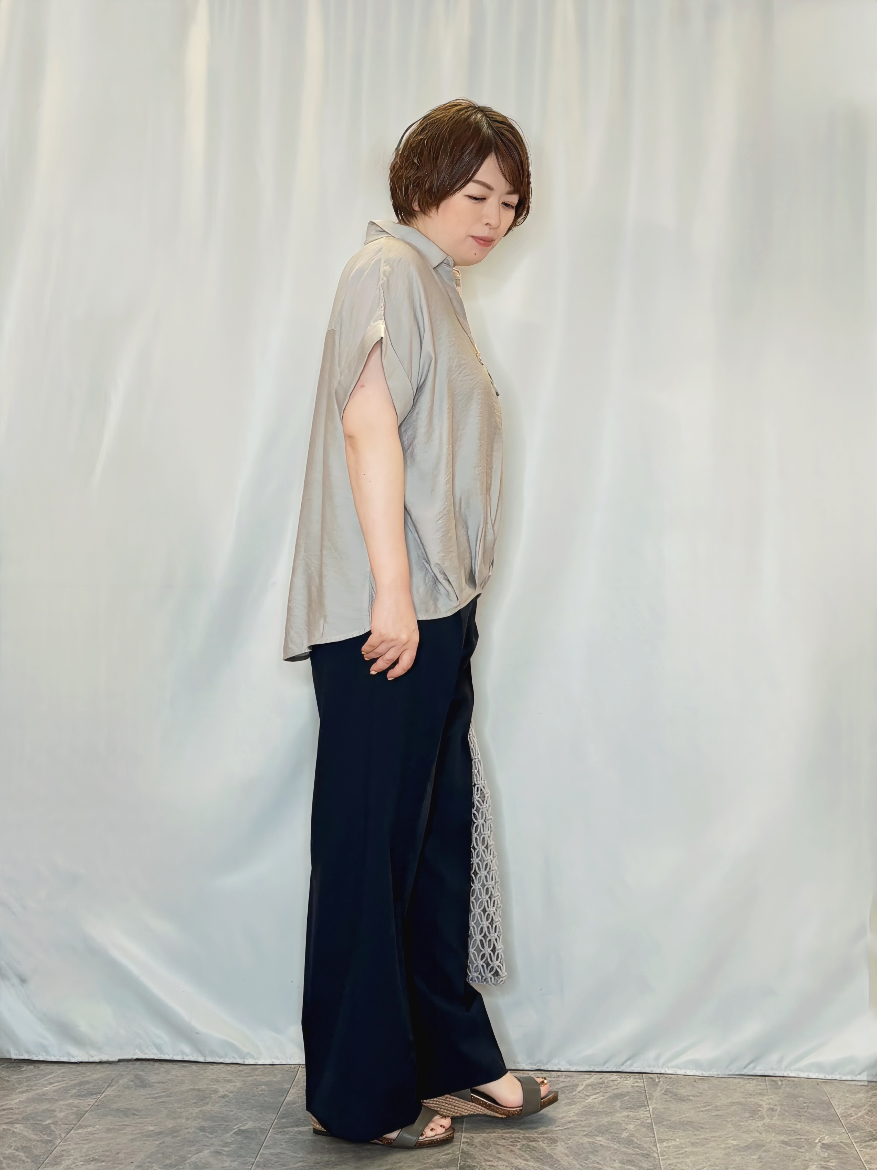 たみさんの「SHOO･LA･RUE｜【S-LL/洗濯機可】インせず着られる 裾タック スキッパーシャツ」を使ったコーディネート