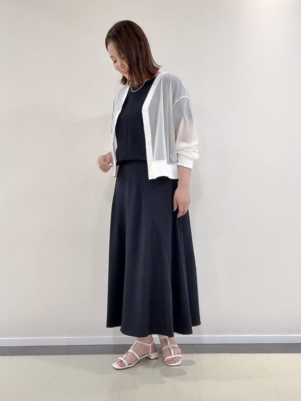 YUIさんの「UNTITLED｜【7色展開/ゆったり/ショート丈】シアートリコットカーディガン」を使ったコーディネート
