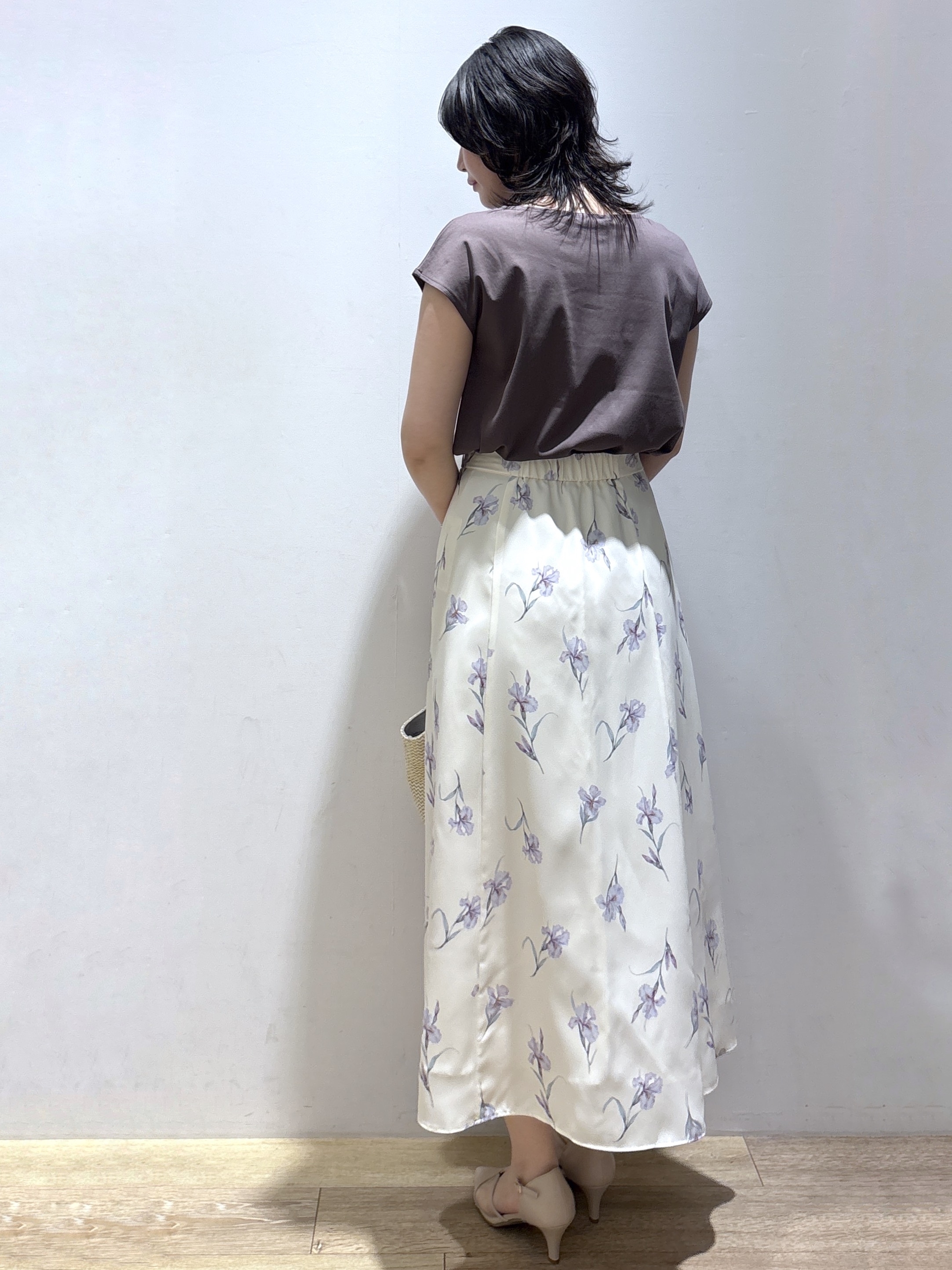 mizukiさんの「index｜【接触冷感】ビジューキーネックフレンチトップス《UVケア／洗濯機OK／XS～3L／8col》」を使ったコーディネート