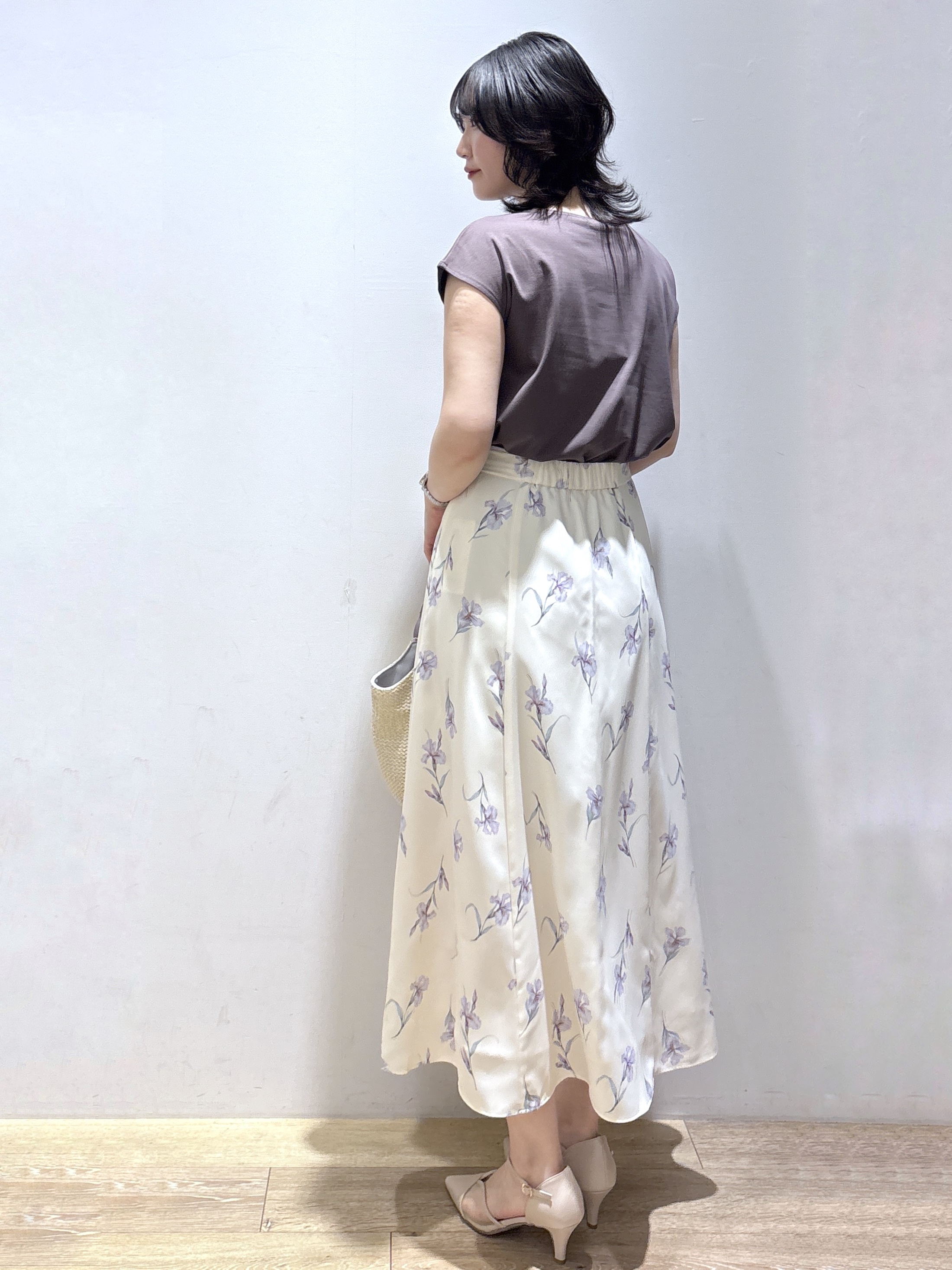 mizukiさんの「index｜【接触冷感】ビジューキーネックフレンチトップス《UVケア／洗濯機OK／XS～3L／8col》」を使ったコーディネート