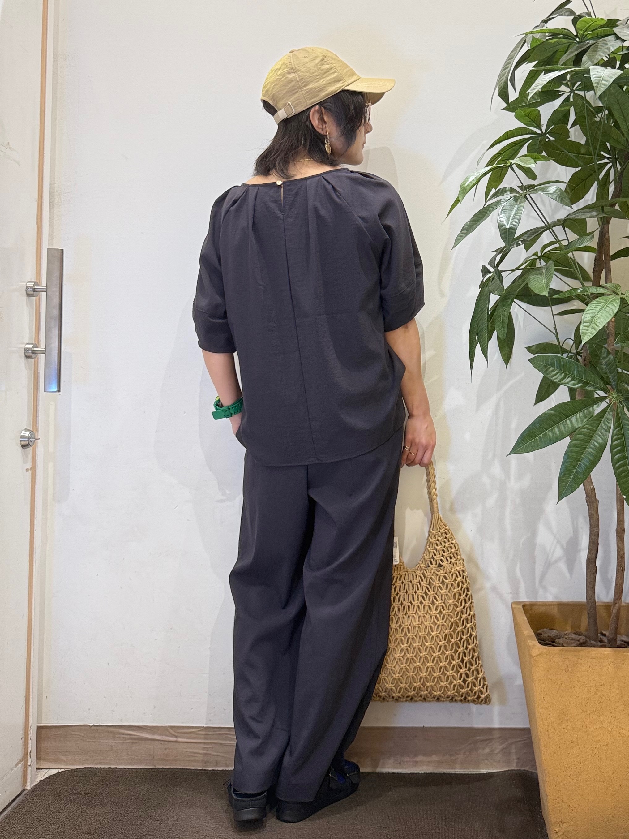 misakiさんの「SHOO･LA･RUE｜【S-LL/洗濯機可/セットアップ可】軽凛(かろりん) タックブラウス」を使ったコーディネート