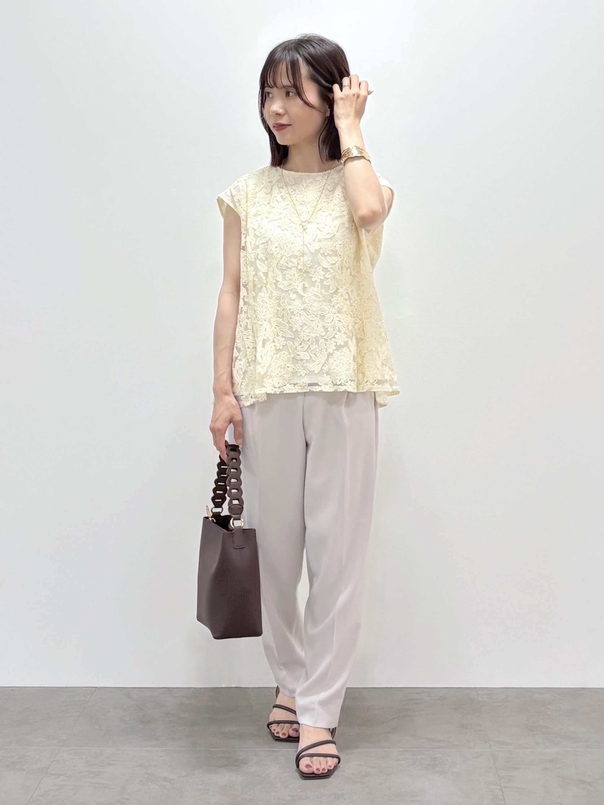 kozuさんの「index｜【接触冷感】シアーショートトッパーカーディガン《洗濯機OK／抗ピル》」を使ったコーディネート
