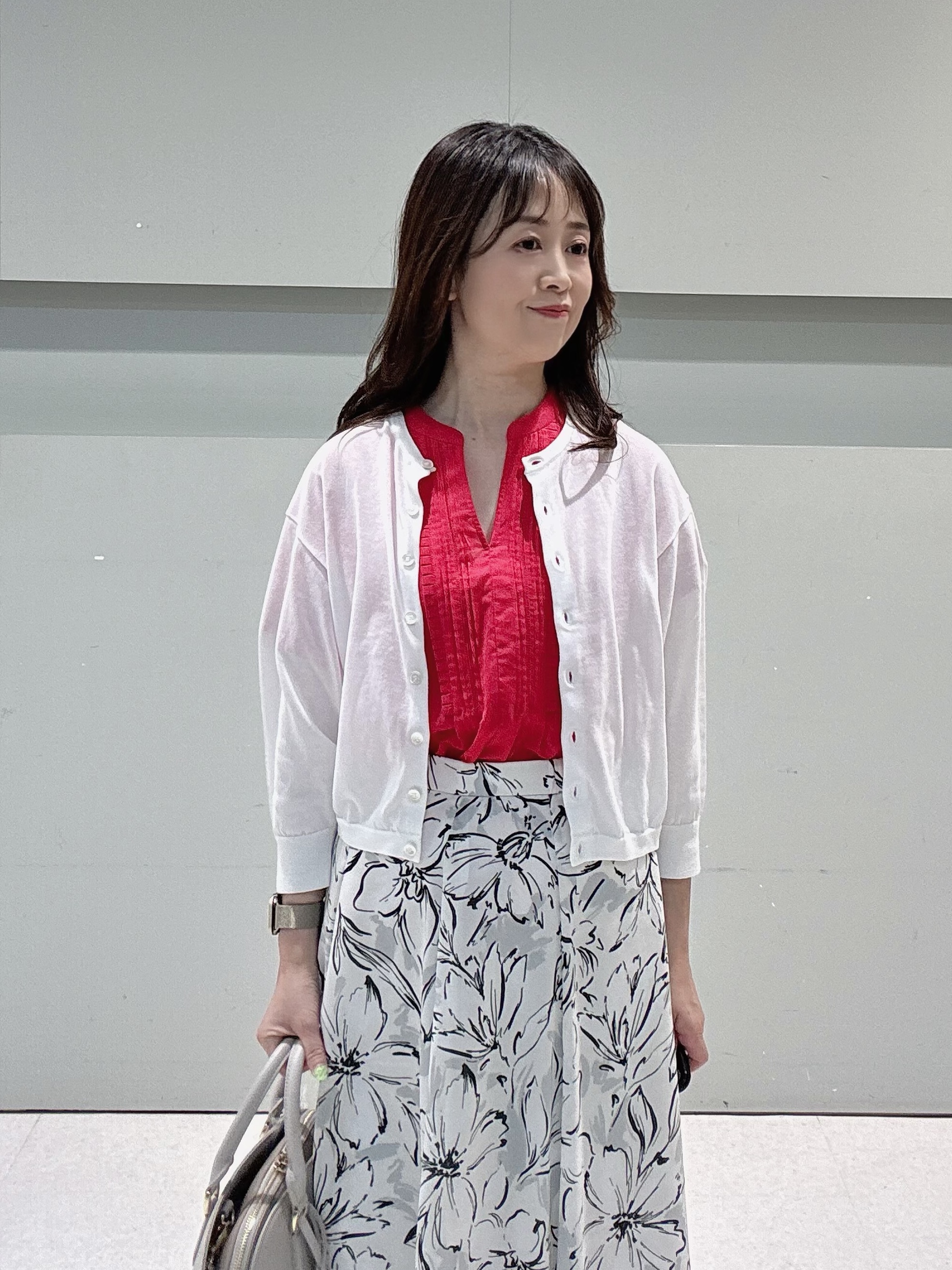 makiさんの「UNTITLED｜【洗える/日除け・冷房対策に】ハイゲージクルーネックカーディガン」を使ったコーディネート