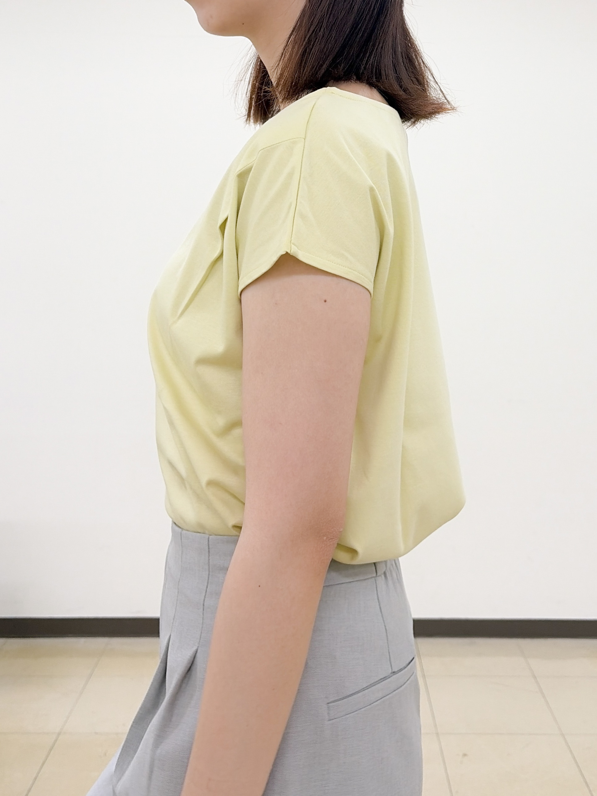 yurinaさんの「index｜【接触冷感】ビジューキーネックフレンチトップス《UVケア／洗濯機OK／XS～3L／8col》」を使ったコーディネート