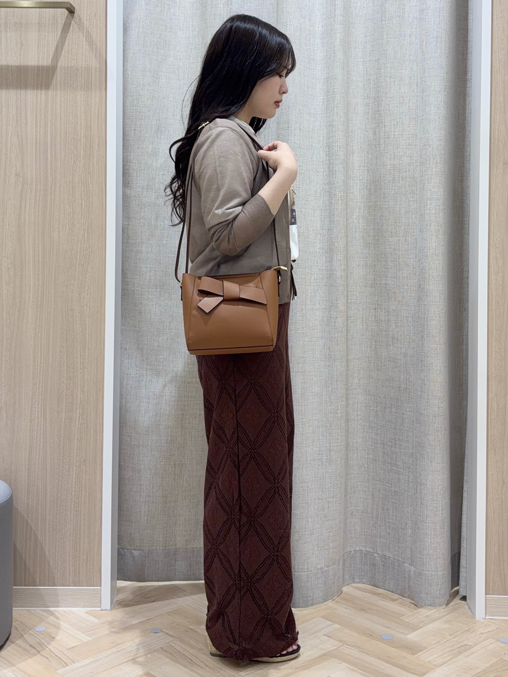 minamiさんの「grove｜高評価！【洗える/名品】大人の透け感、シアーカーディガン」を使ったコーディネート