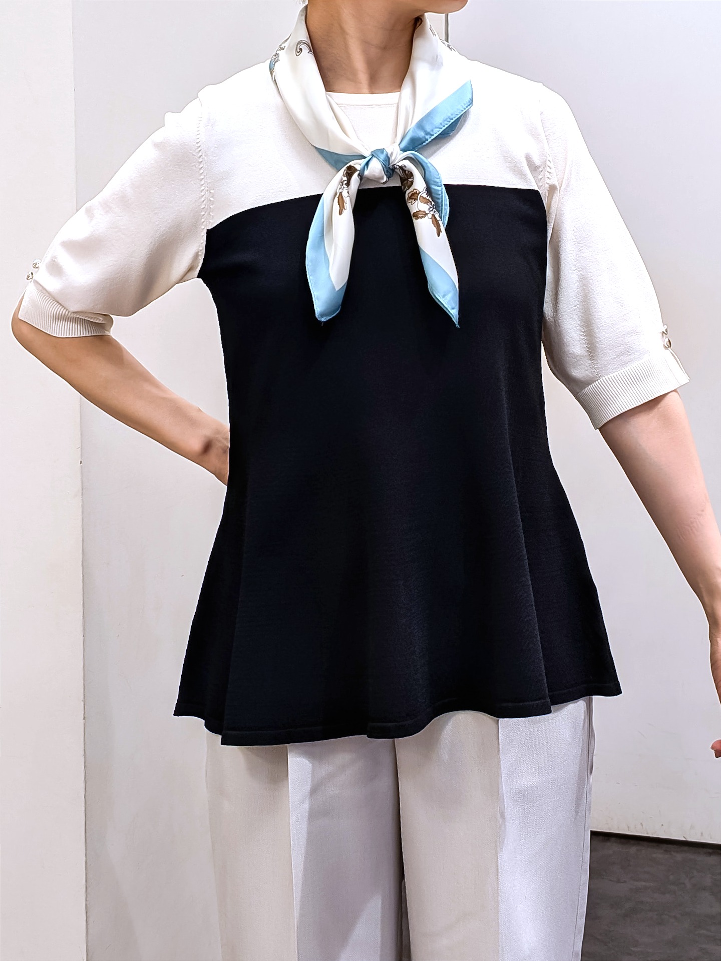 やまちゃんさんの「grove｜【体型カバー/UV】一枚でコーデが決まる、配色フレアニットプルオーバー」を使ったコーディネート