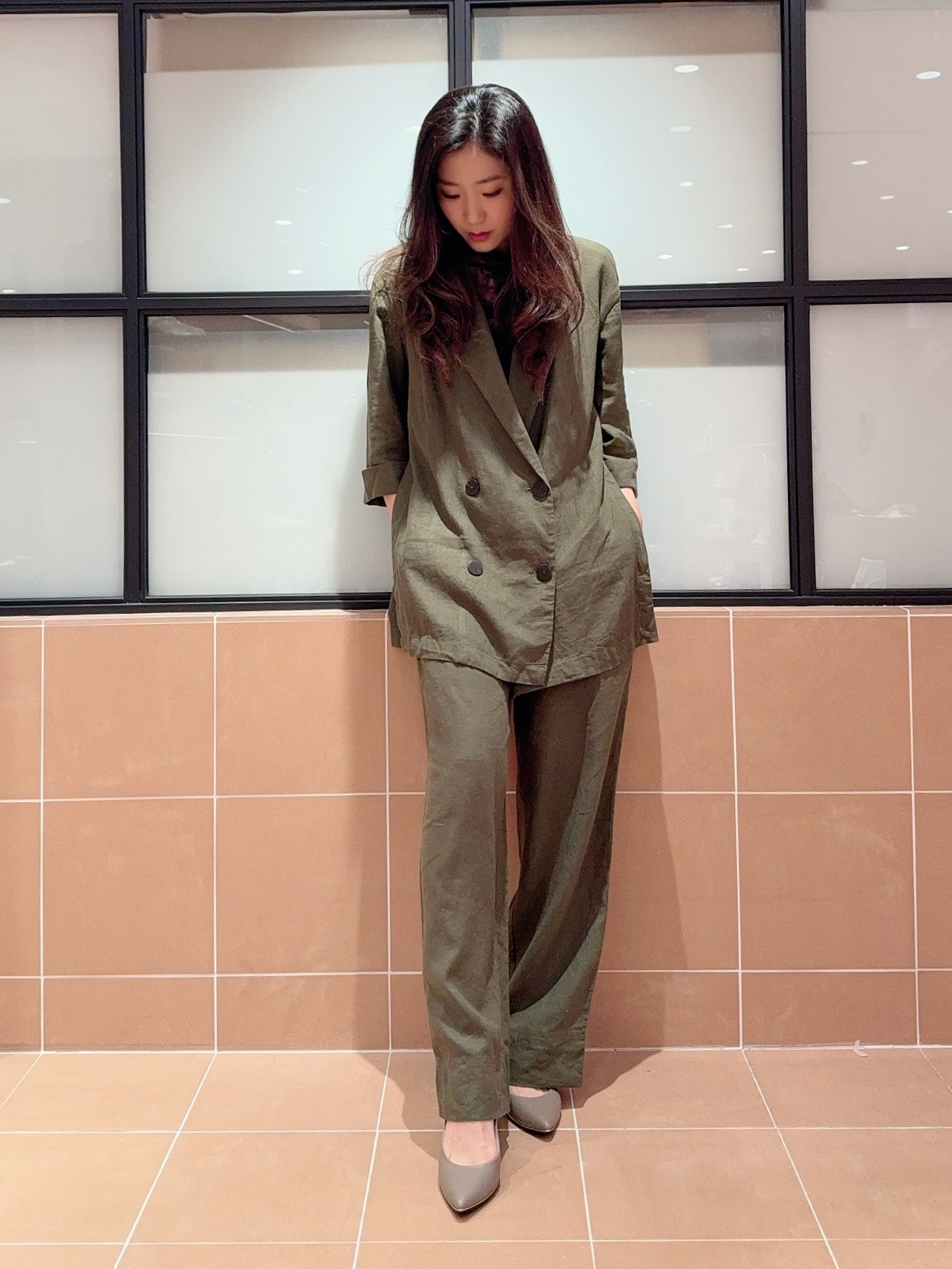 kaoriさんの「ESPERANZA｜【12時間パンプス】約7.5㎝　歩きやすくて疲れにくい」を使ったコーディネート