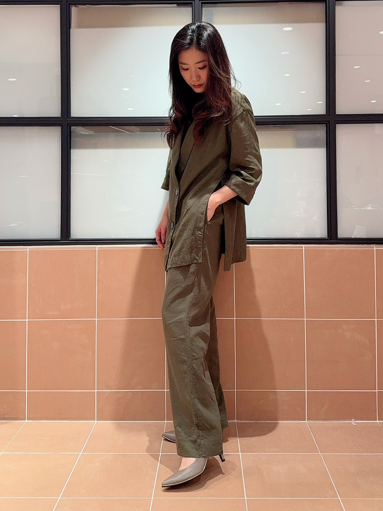 kaoriさんの「ESPERANZA｜【12時間パンプス】約7.5㎝　歩きやすくて疲れにくい」を使ったコーディネート