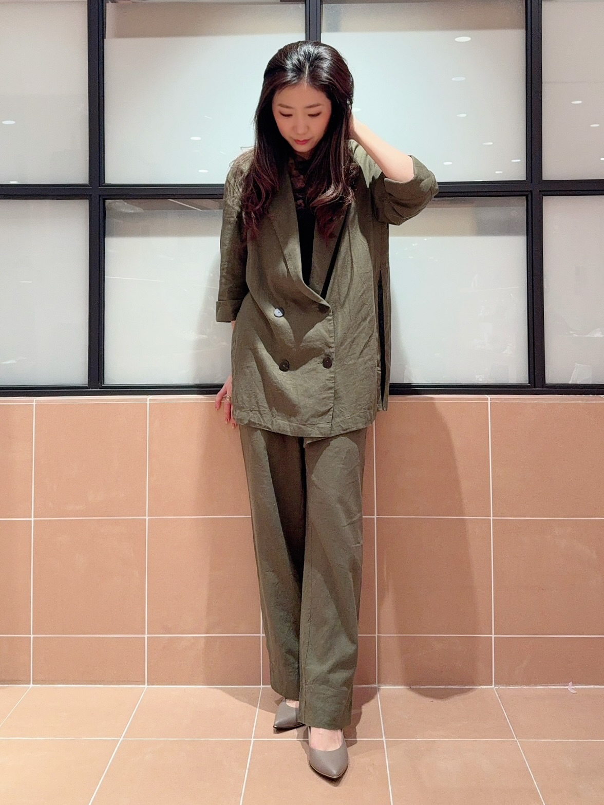 kaoriさんの「ESPERANZA｜【12時間パンプス】約7.5㎝　歩きやすくて疲れにくい」を使ったコーディネート