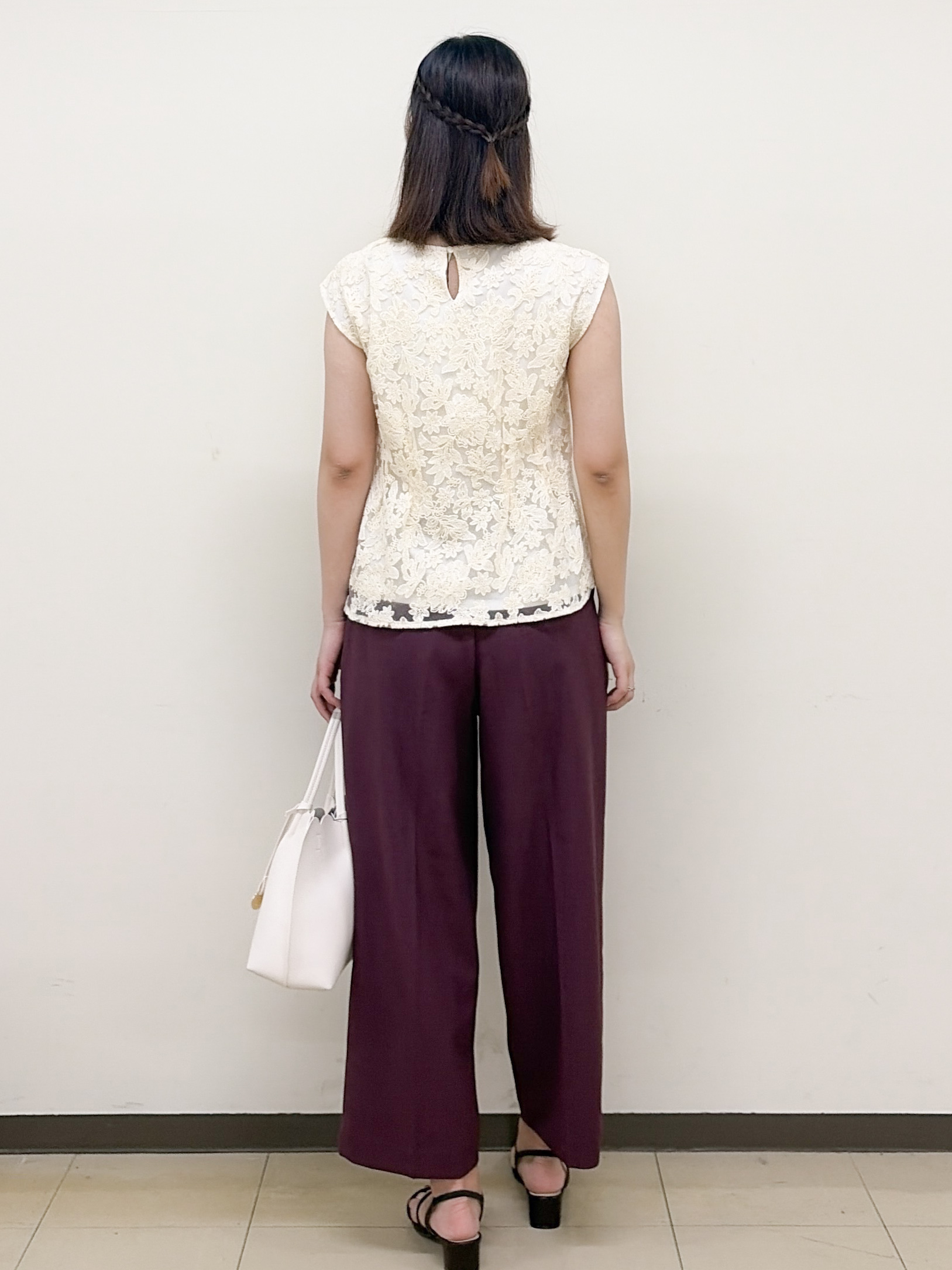 yurinaさんの「index｜シアーフラワー刺繍ペプラムブラウス【イージーアイロン／洗濯機OK】」を使ったコーディネート