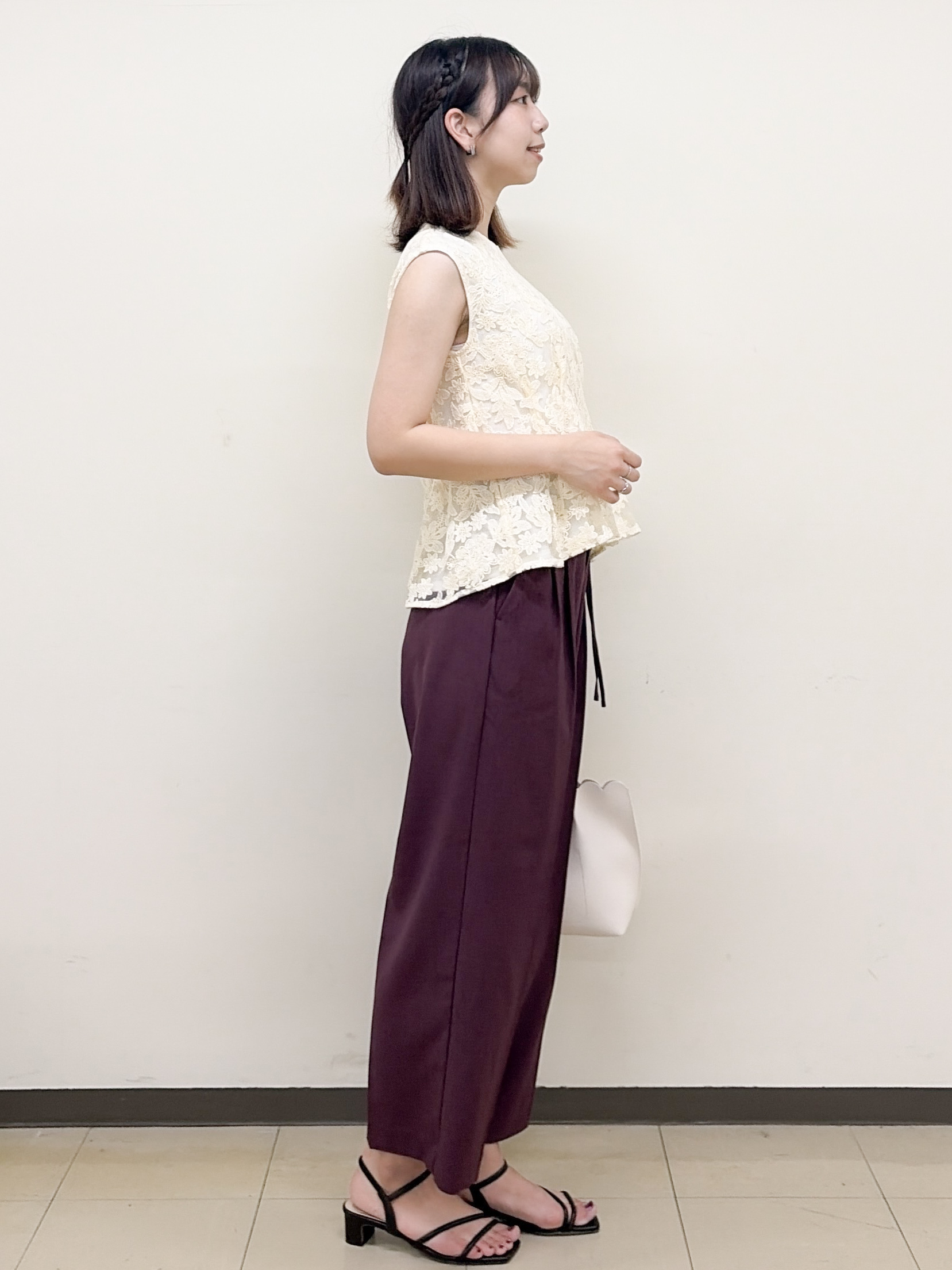 yurinaさんの「index｜シアーフラワー刺繍ペプラムブラウス【イージーアイロン／洗濯機OK】」を使ったコーディネート
