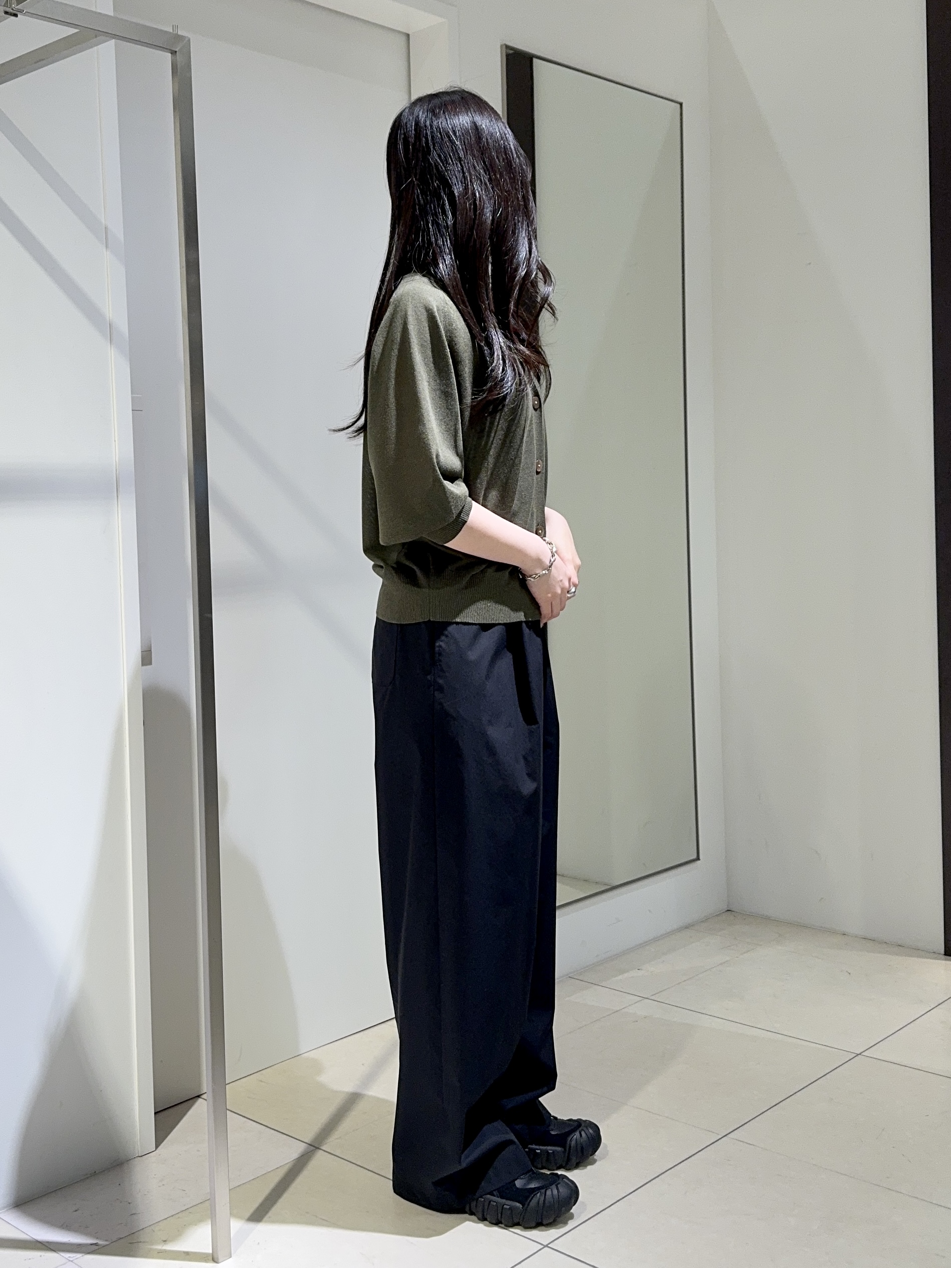 kaoruさんの「UNTITLED｜【アンサンブル可/シアー】リネンエステルカーディガン」を使ったコーディネート