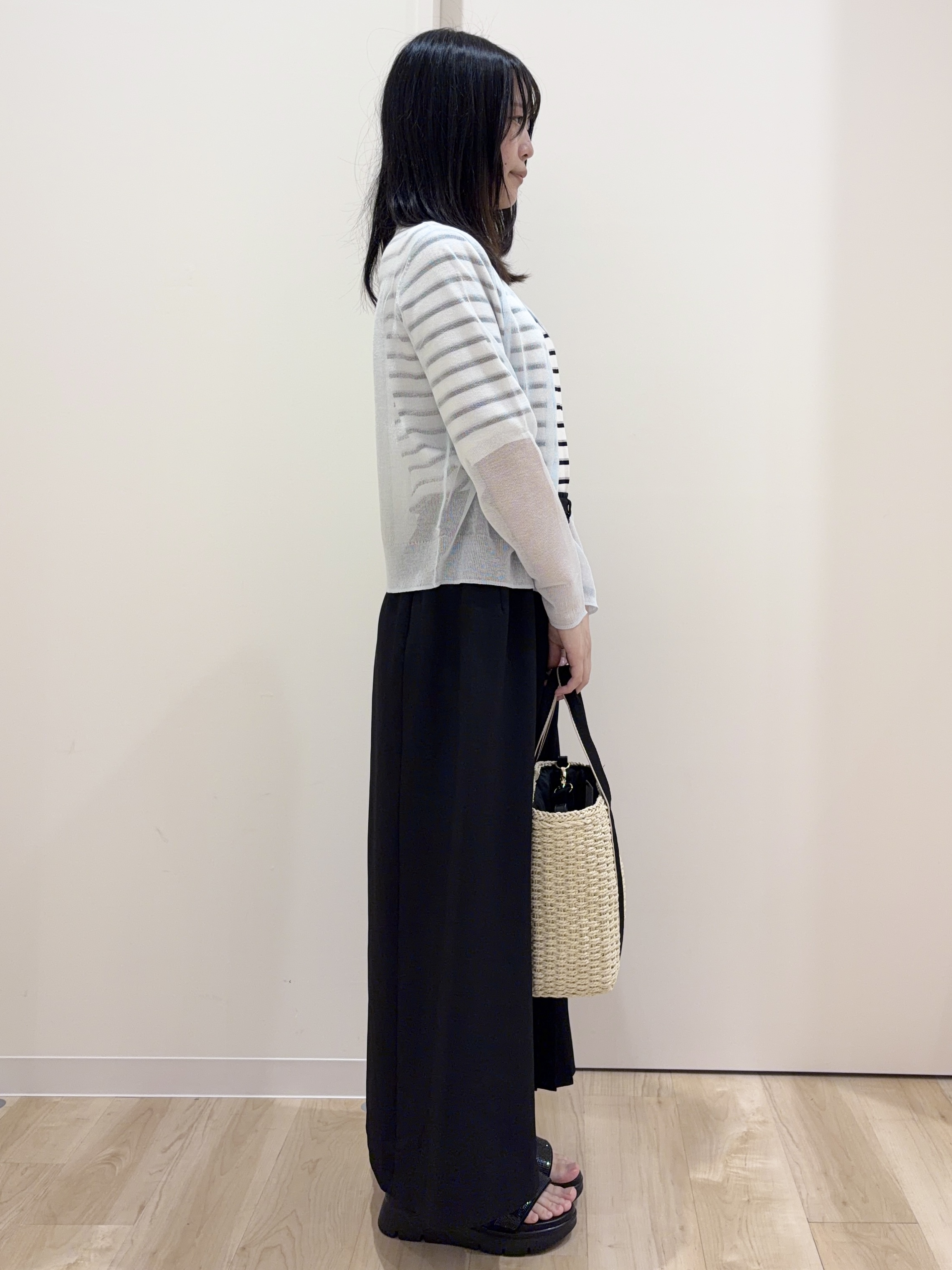ayaneさんの「grove｜高評価！【洗える/名品】大人の透け感、シアーカーディガン」を使ったコーディネート