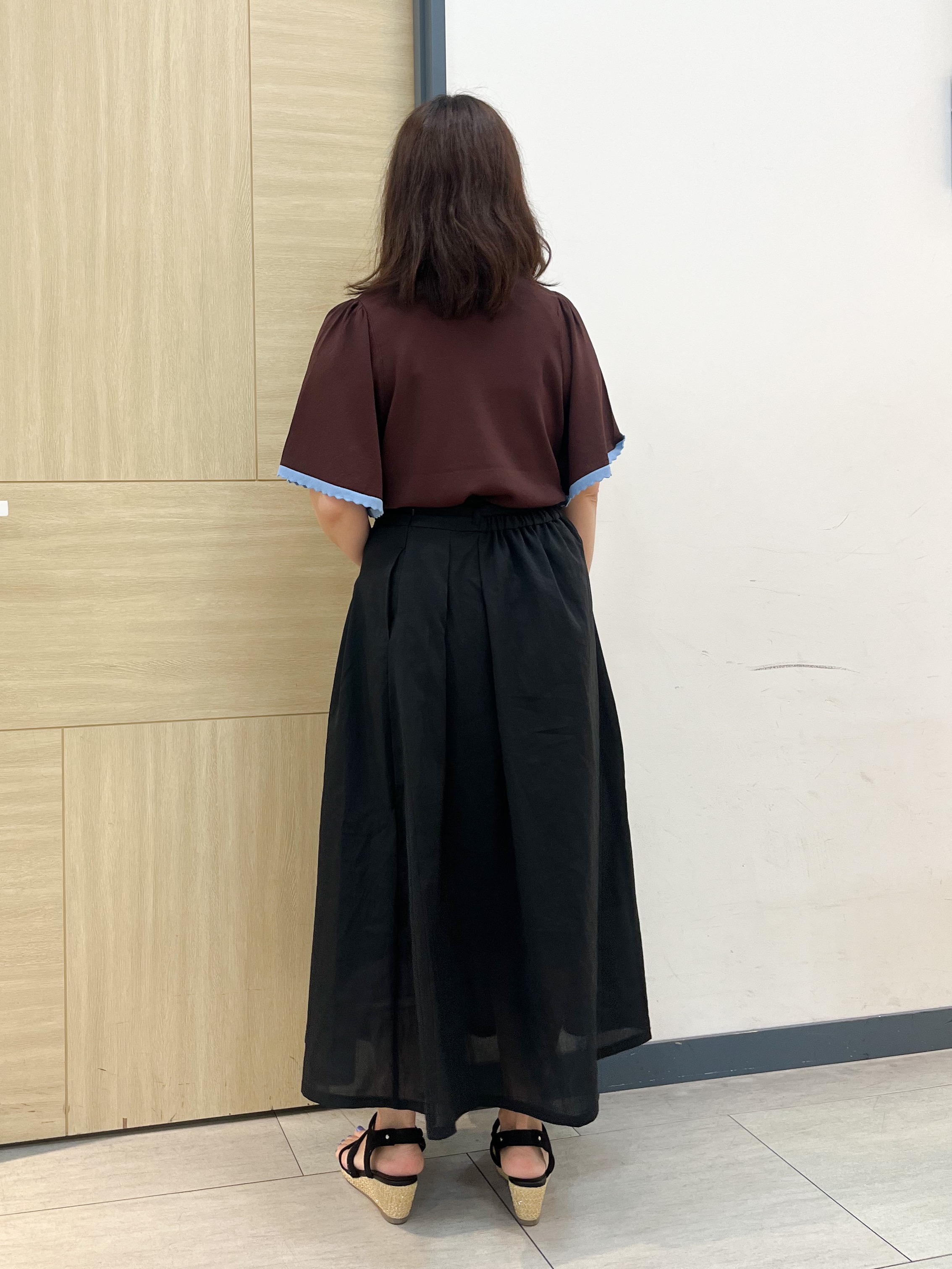 YOさんの「grove｜高評価！【シリーズ累計36万枚！名品ニット】やわらかドライタッチ スカラップスリーブニット」を使ったコーディネート
