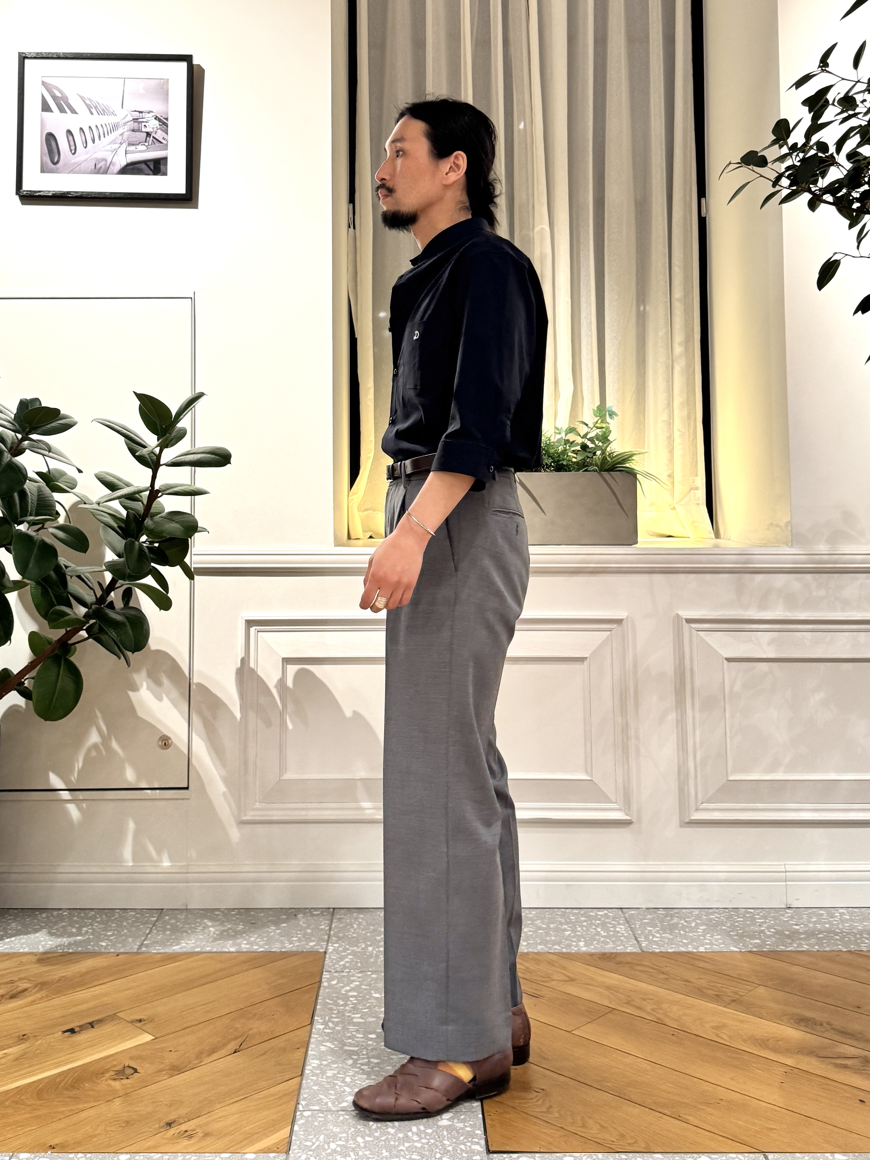 kawarataniさんの「DRESSTERIOR｜オーガニックコットン ストレッチバンドカラーシャツ」を使ったコーディネート