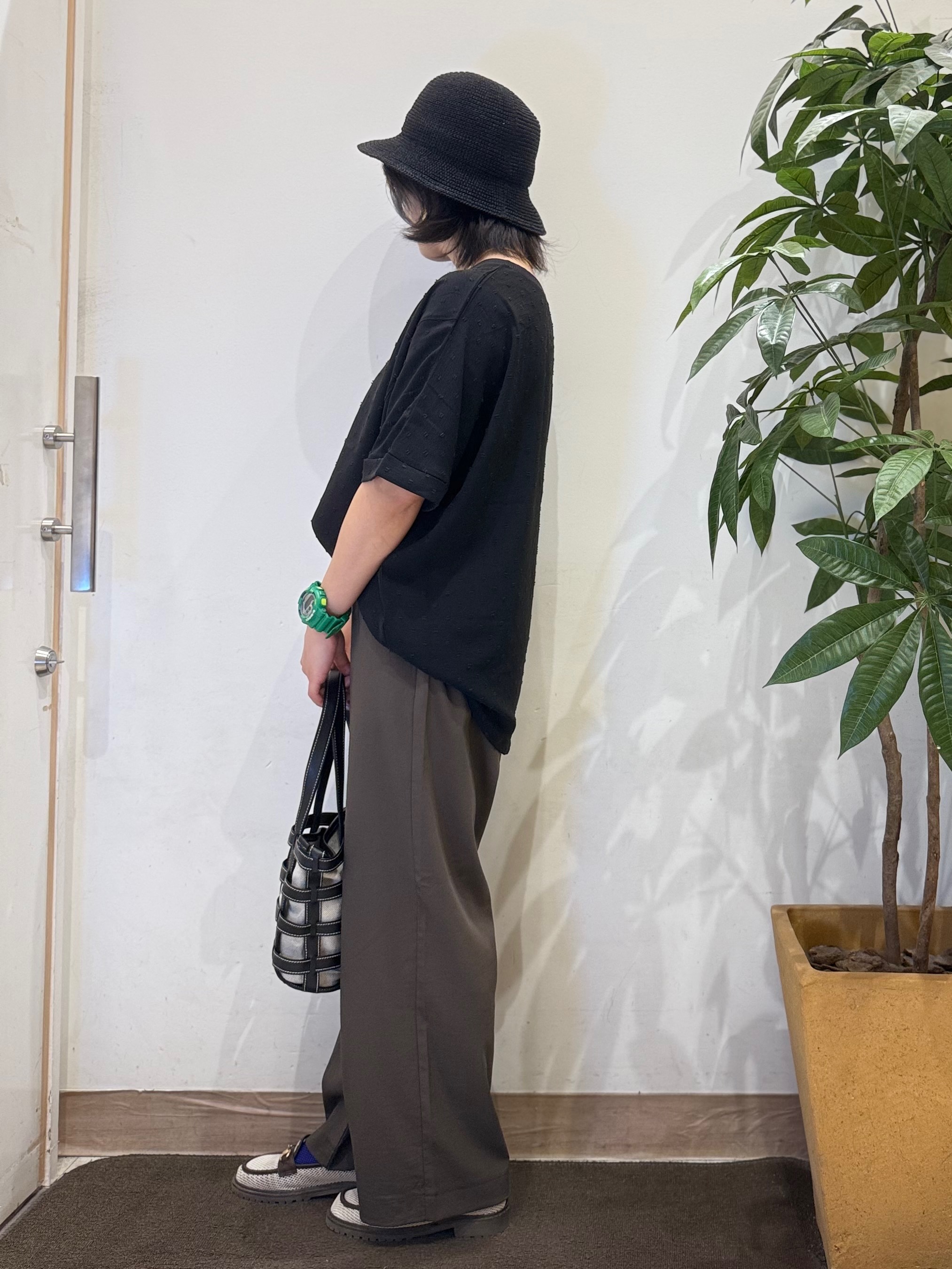misakiさんの「SHOO･LA･RUE｜【洗濯後しわになりにくい/体型カバー】ドビードットで上品に ドルマントップス」を使ったコーディネート