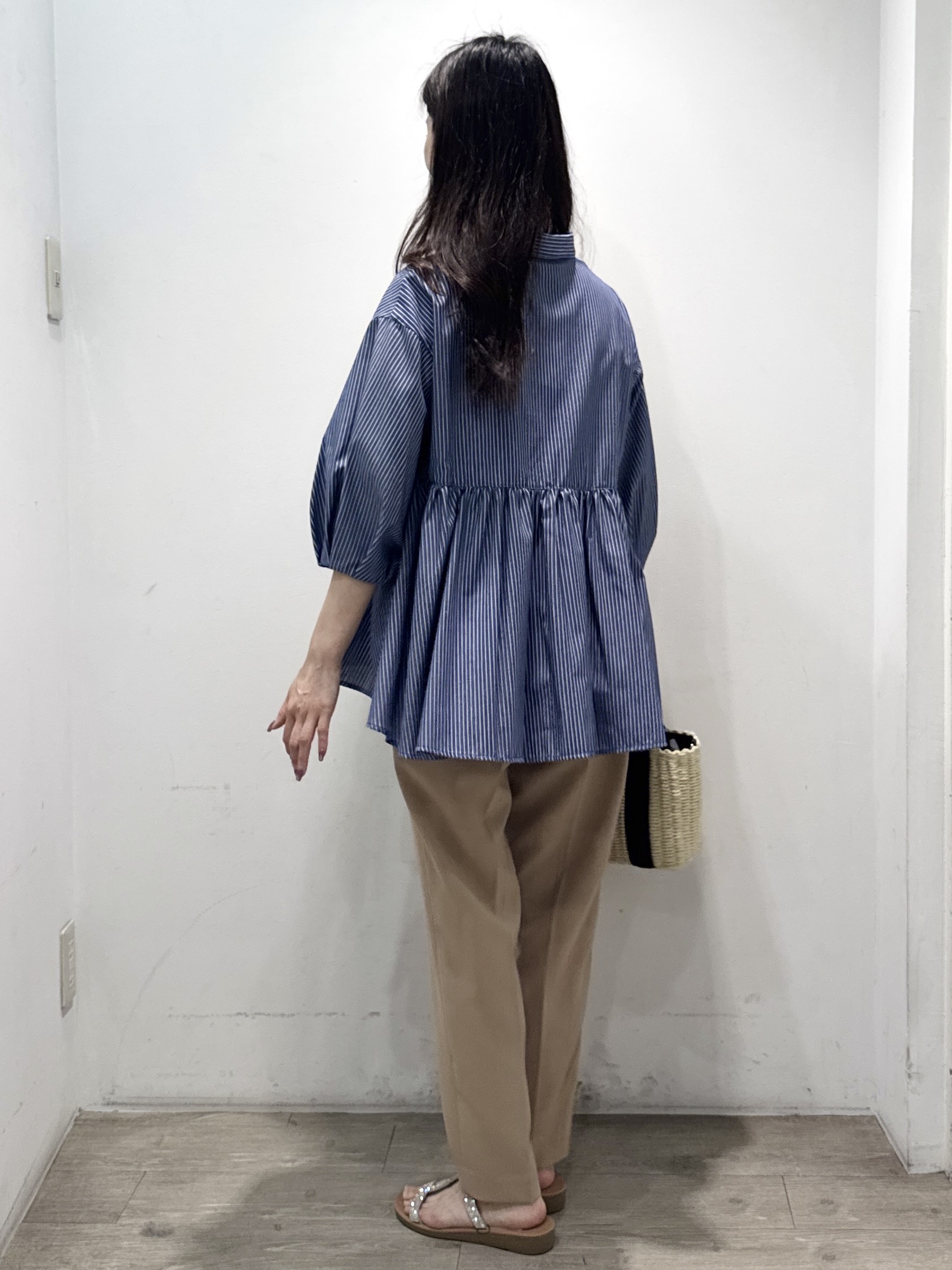 yuicciさんの「OPAQUE.CLIP｜スキッパーペプラムブラウス【洗濯機OK】」を使ったコーディネート