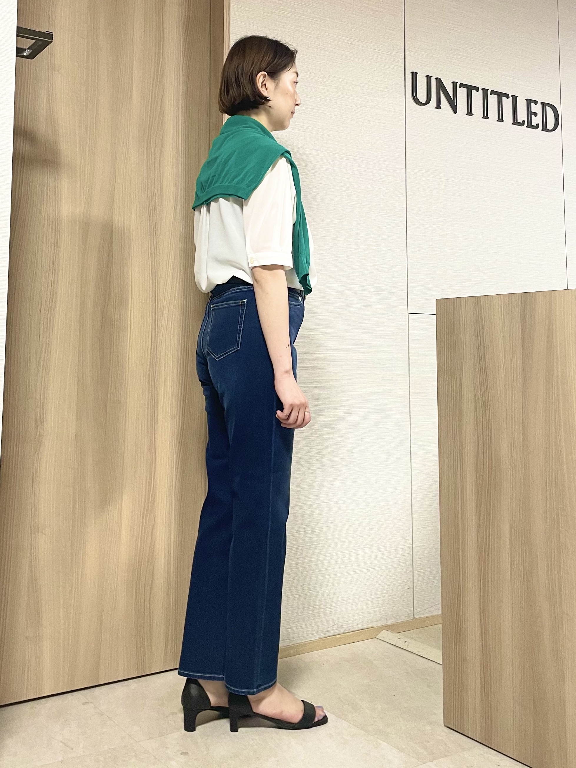 aliceさんの「UNTITLED｜【接触冷感/通気性/洗える】スタンドカラーフリルブラウス」を使ったコーディネート