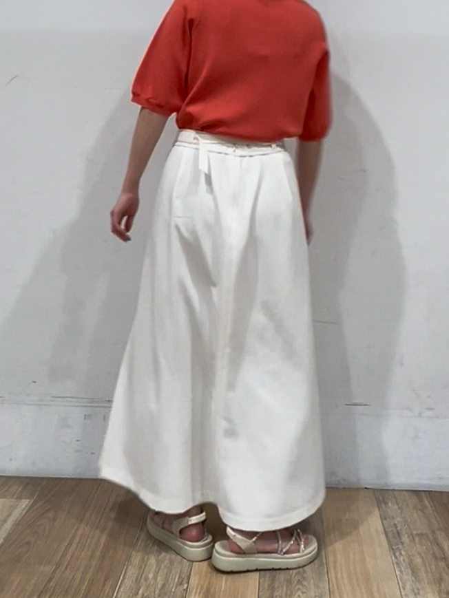 山さんさんの「grove｜【シリーズ累計36万枚/UVカット・ひんやり・洗濯機OK】やわらかドライタッチ 五分袖クルーネックニ」を使ったコーディネート