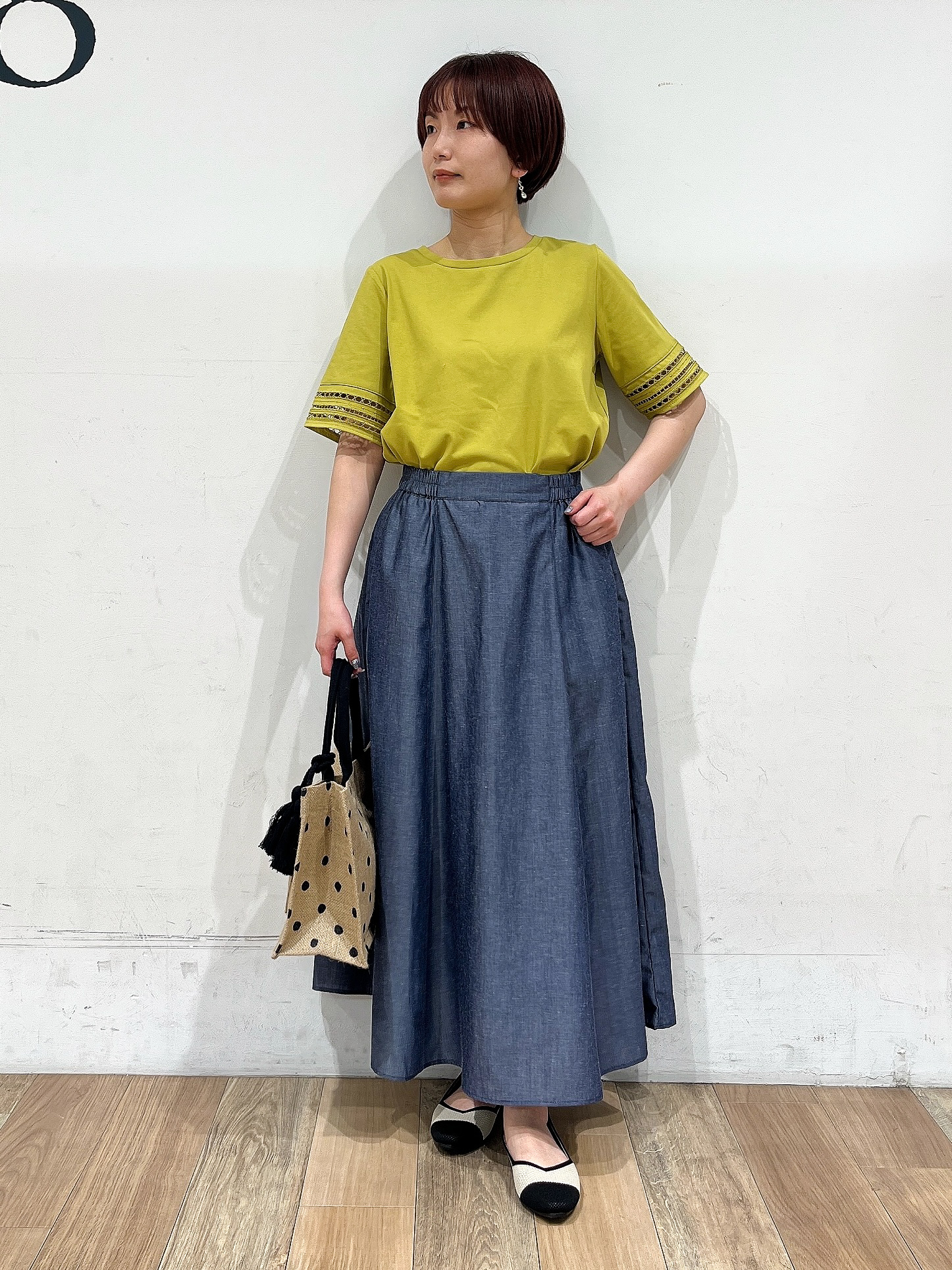 山さんさんの「grove｜【二の腕カバー/UV】袖口透かし刺繍Tシャツ」を使ったコーディネート