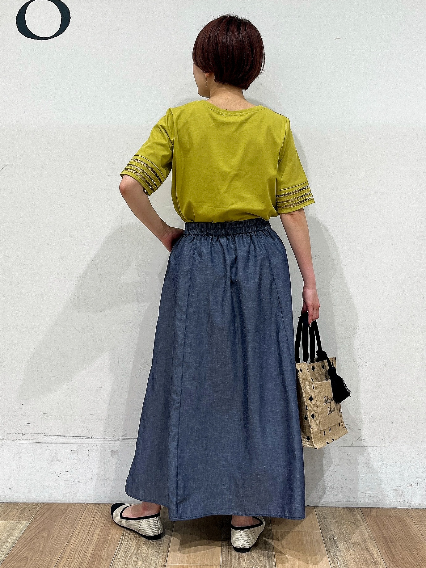 山さんさんの「grove｜【二の腕カバー/UV】袖口透かし刺繍Tシャツ」を使ったコーディネート