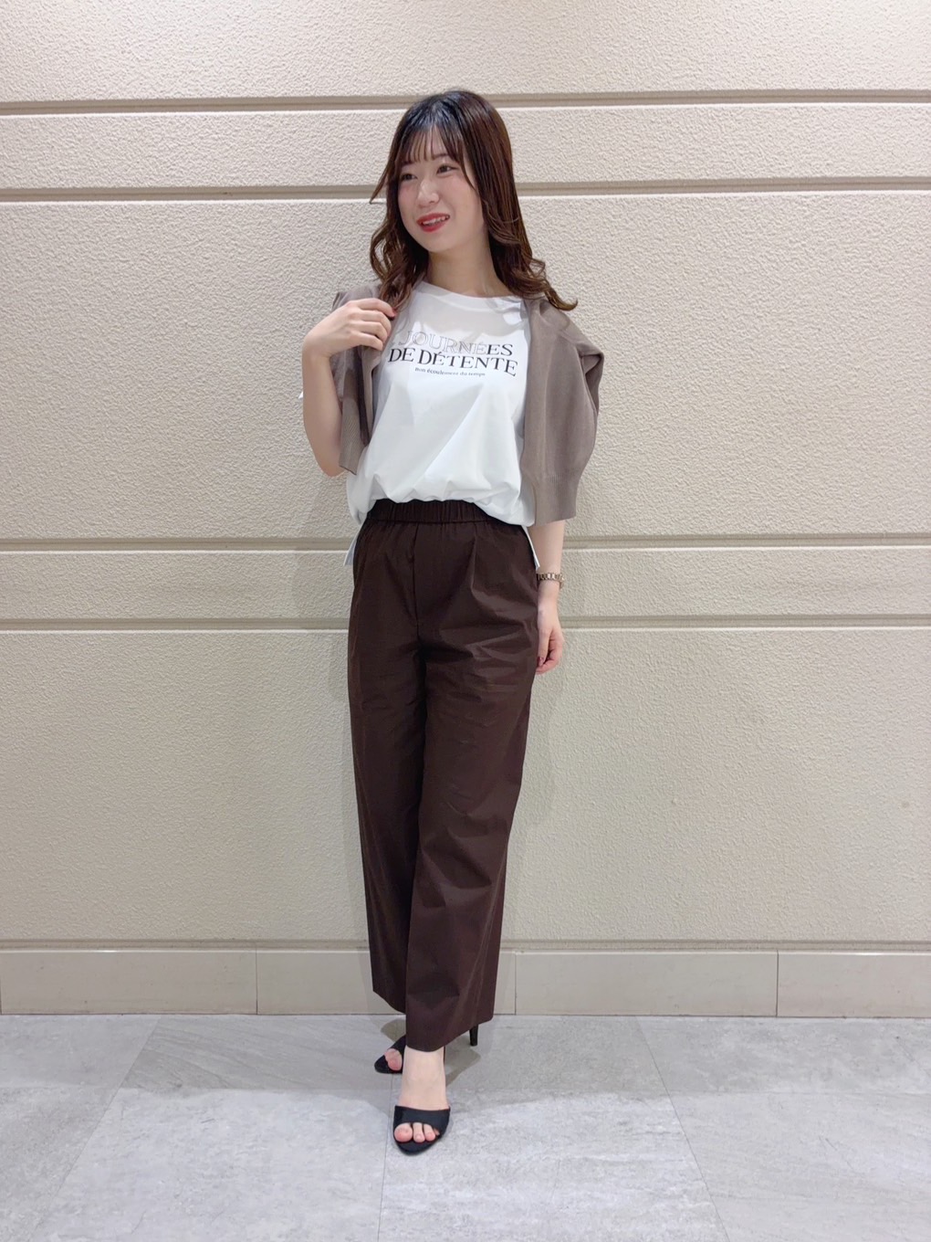 ユナさんの「UNTITLED｜【ロゴ/プリント】グラフィックTシャツ」を使ったコーディネート