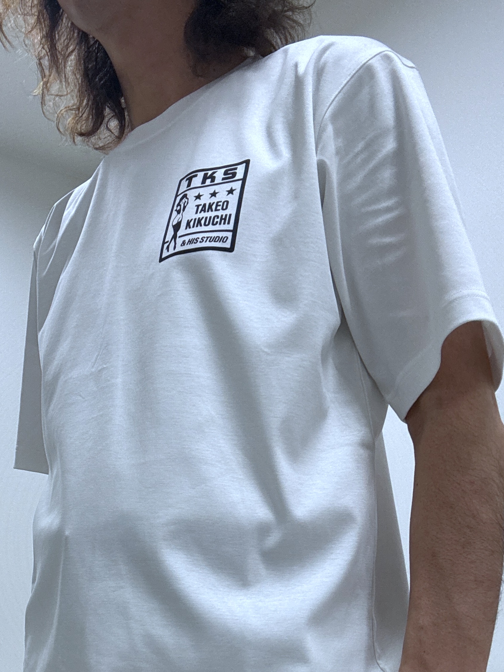 おーのさんの「TAKEO KIKUCHI｜【BOWLER HAT LABEL】ビリケンさんプリント 半袖シャツ」を使ったコーディネート