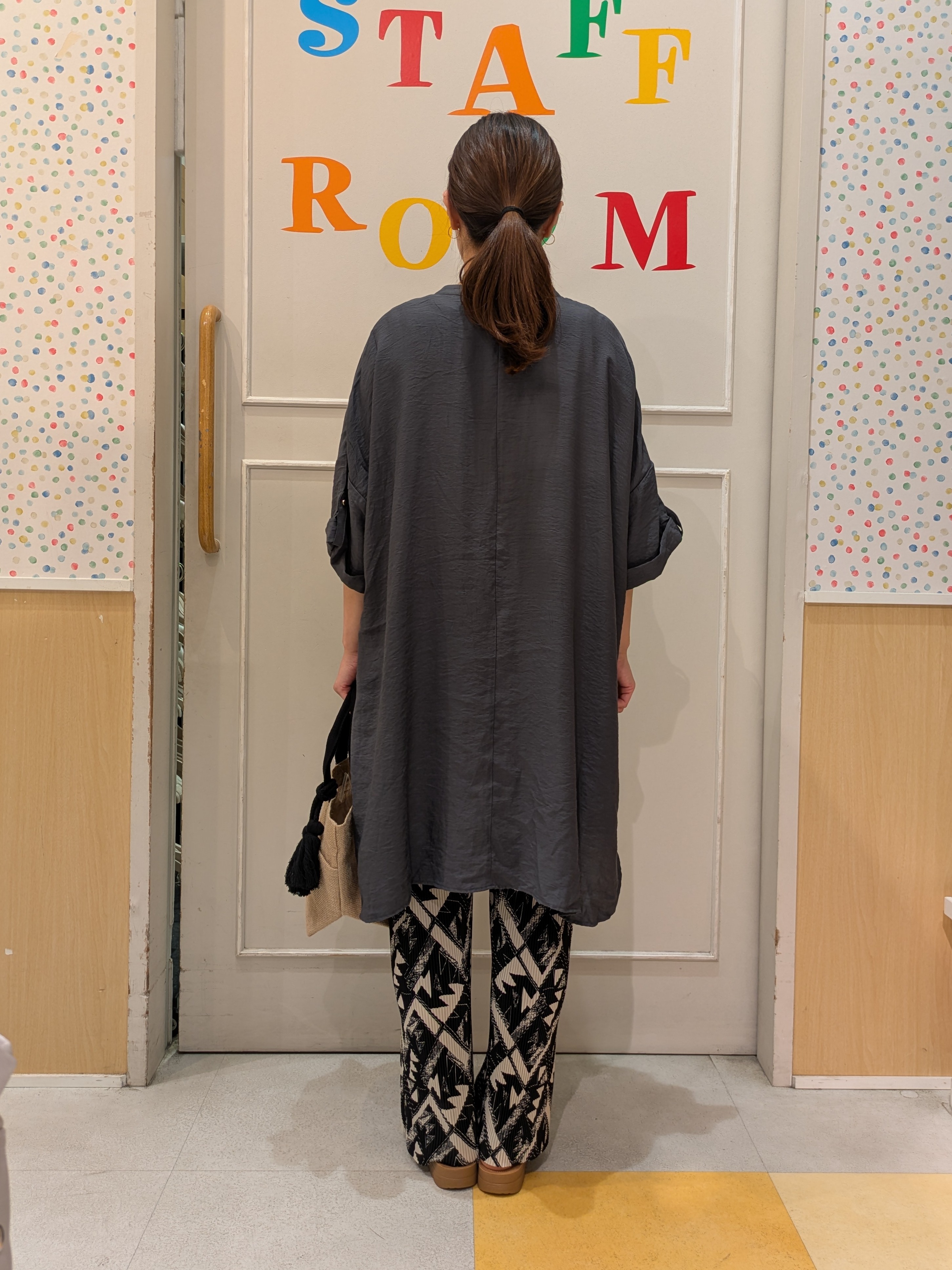 𝐂𝐡𝐢𝐢 &hearts;(ちー)さんの「SHOO･LA･RUE｜【S-LL/洗濯機可】気になる体型すっぽり隠す スキッパードルマンチュニック」を使ったコーディネート
