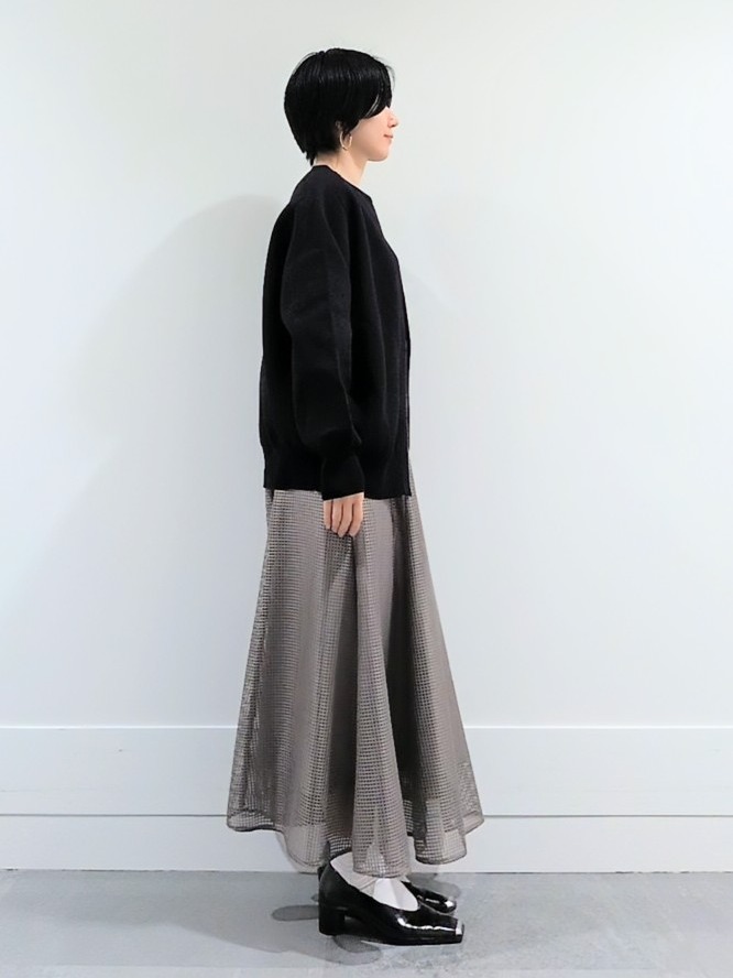 ミズタさんの「UNTITLED｜【洗える/清涼感】袖スリットニットプルオーバー」を使ったコーディネート