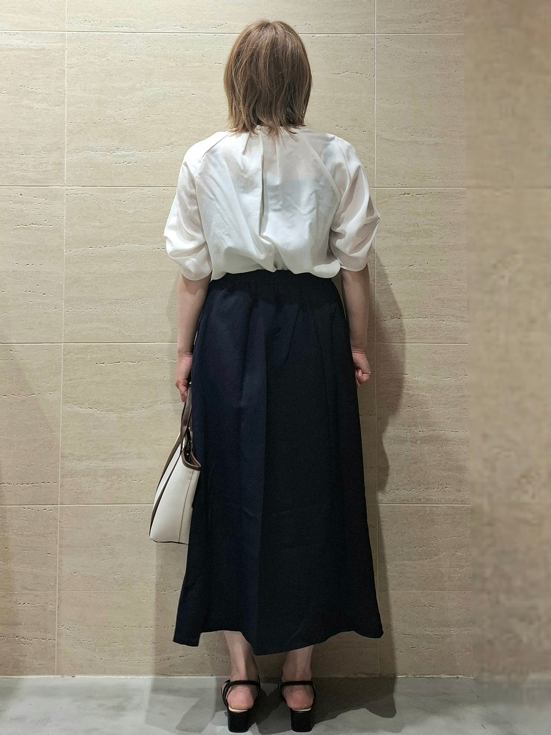 かほさんの「OPAQUE.CLIP｜【接触冷感／吸水速乾】リネンライク タックスリーブブラウス《セットアップ対応／洗濯機OK》」を使ったコーディネート
