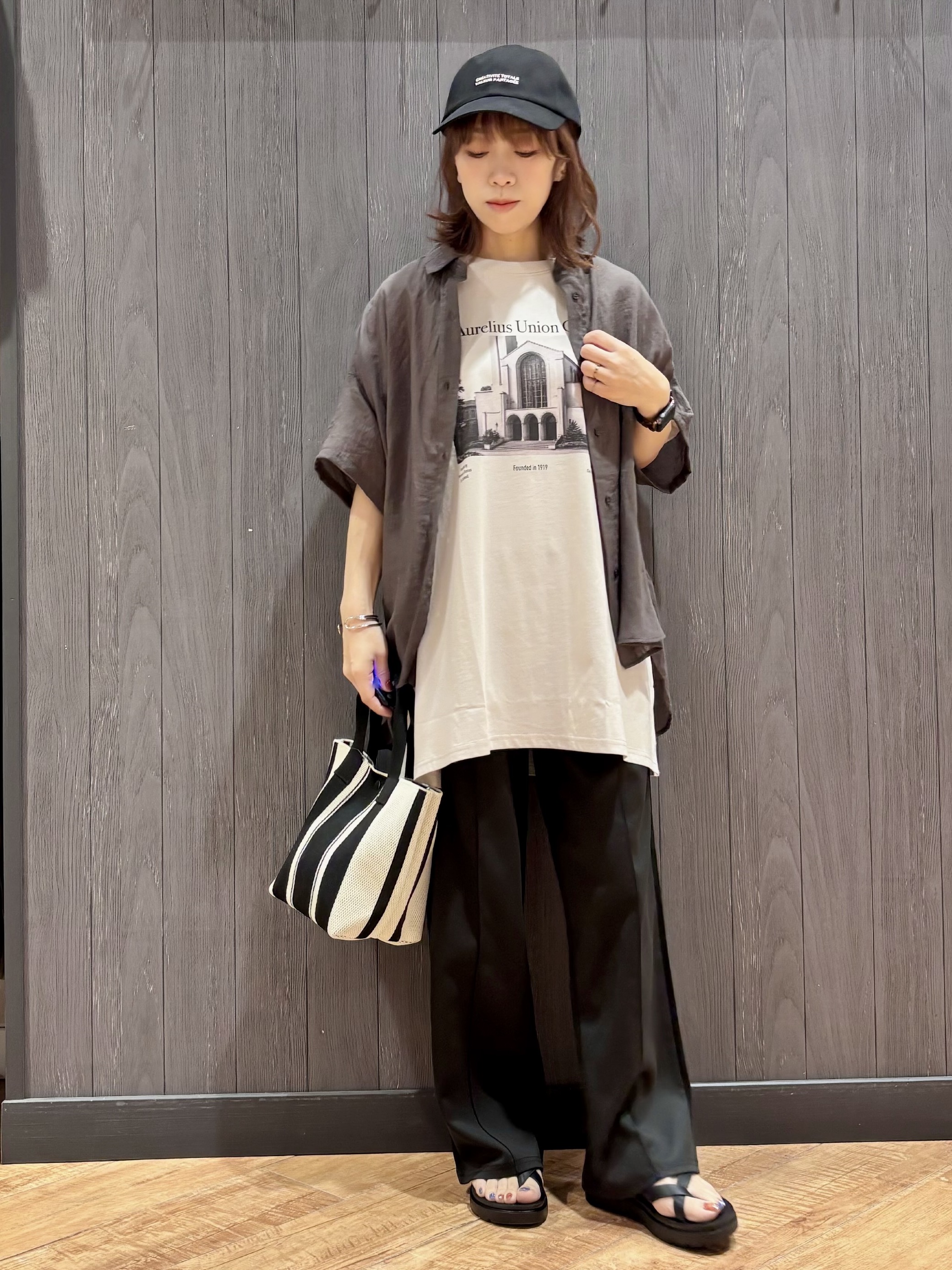 meiさんの「SHOO･LA･RUE｜ヒップがすっぽり隠れる やわらか5分袖シアーシャツ」を使ったコーディネート
