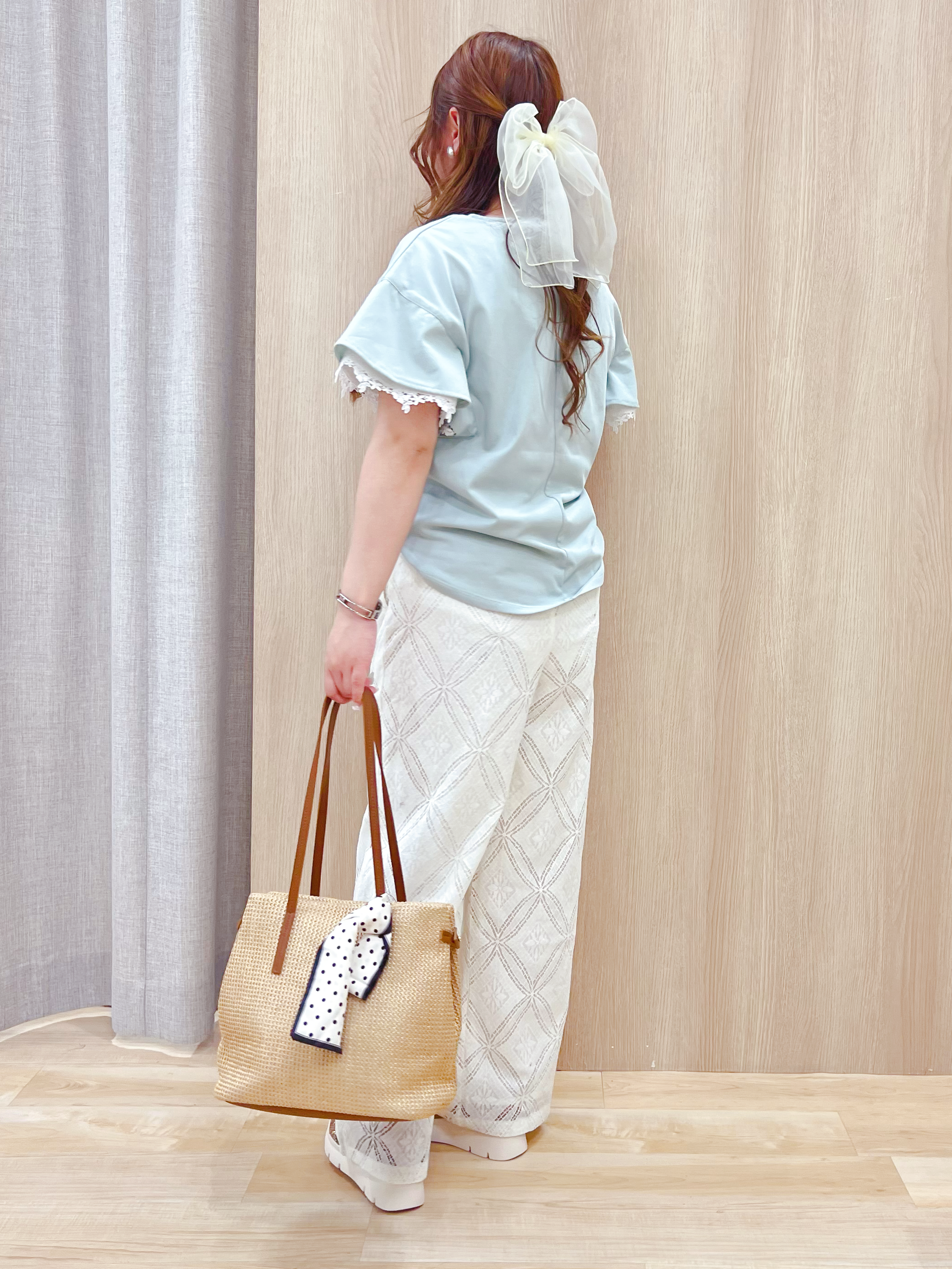 みことさんの「grove｜【二の腕カバー、UV】涼しく華やかに、レースレイヤードスリーブTシャツ」を使ったコーディネート