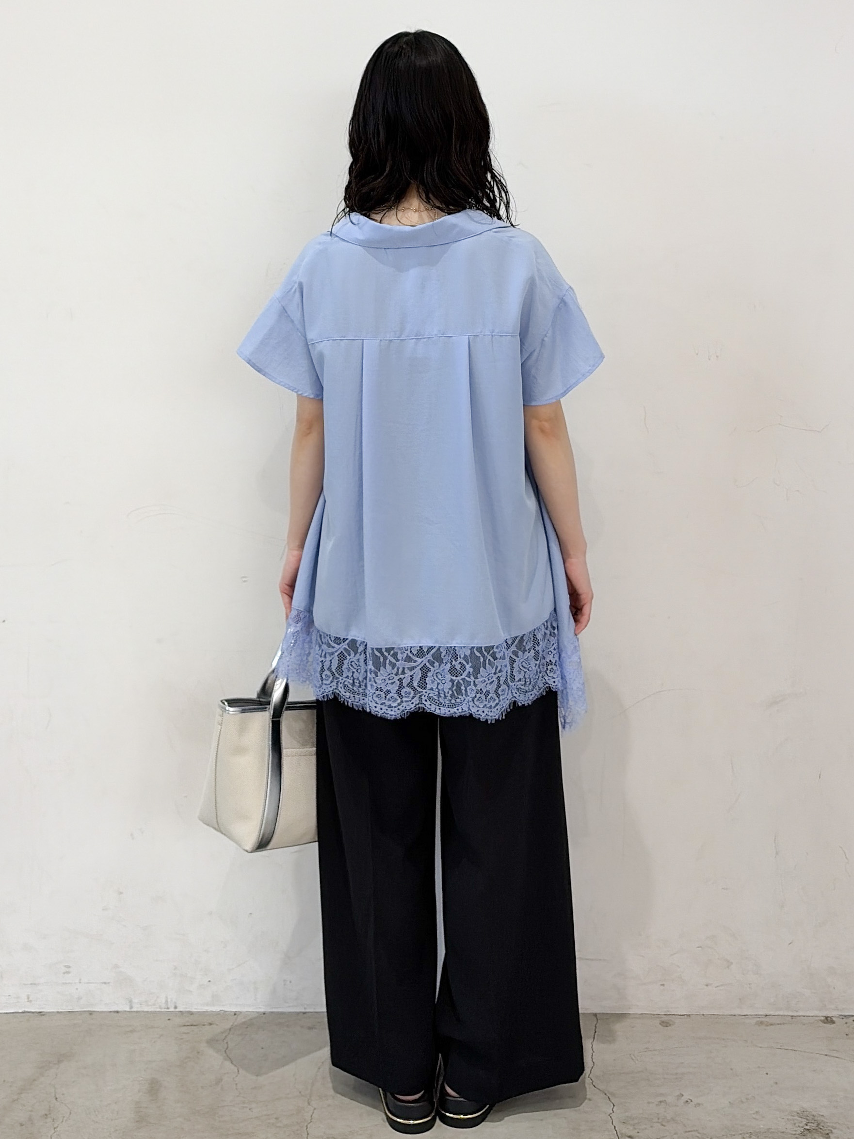 haruさんの「OPAQUE.CLIP｜裾レース スキッパーブラウス【洗濯機OK】」を使ったコーディネート