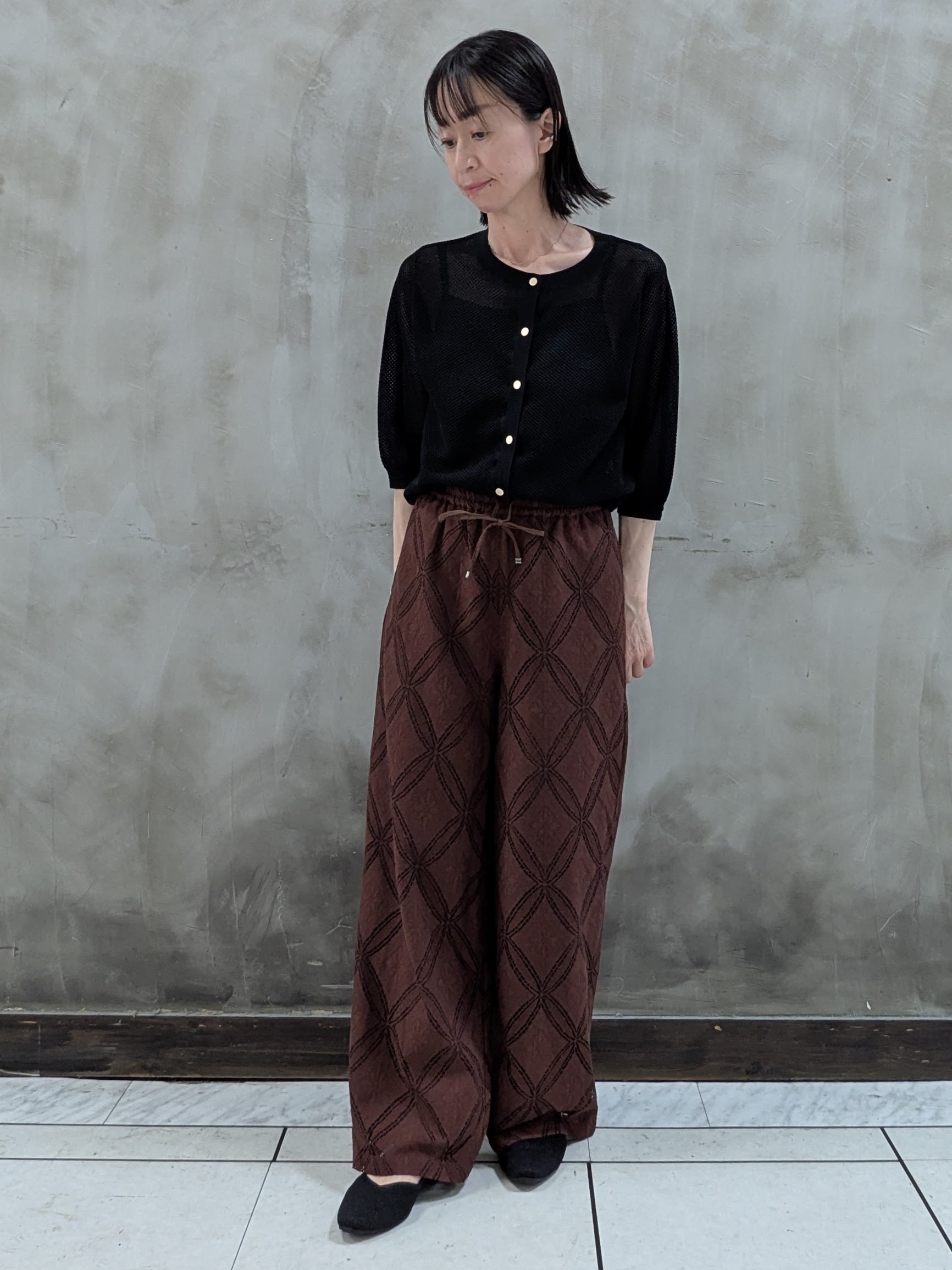 shioさんの「grove｜【洗える】透けない、大人のメッシュカーディガン」を使ったコーディネート