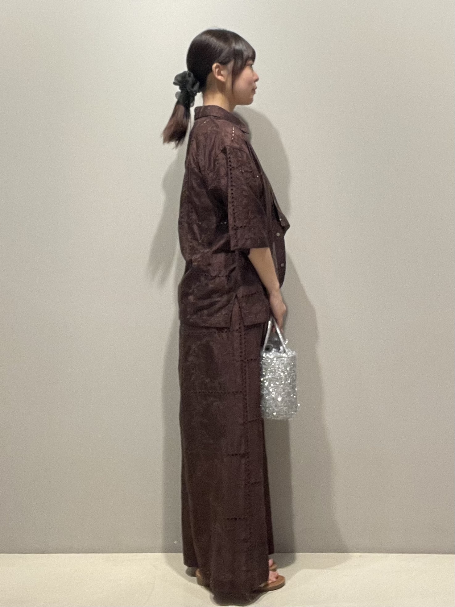mikiさんの「OPAQUE.CLIP｜刺繍ハーフスリーブシャツ／セットアップ対応可【洗濯機OK】」を使ったコーディネート