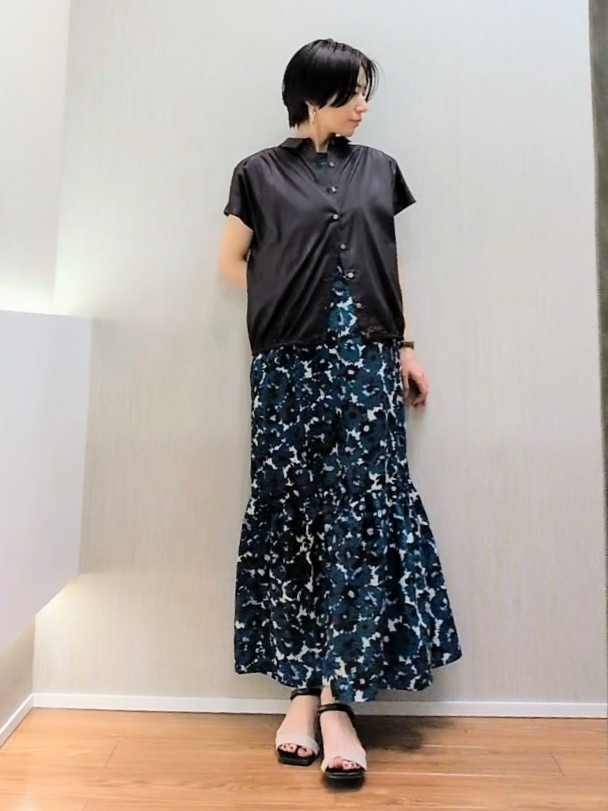 ミズタさんの「UNTITLED｜【セットアップ可/軽量/清涼感】ローンギャザーブラウス」を使ったコーディネート