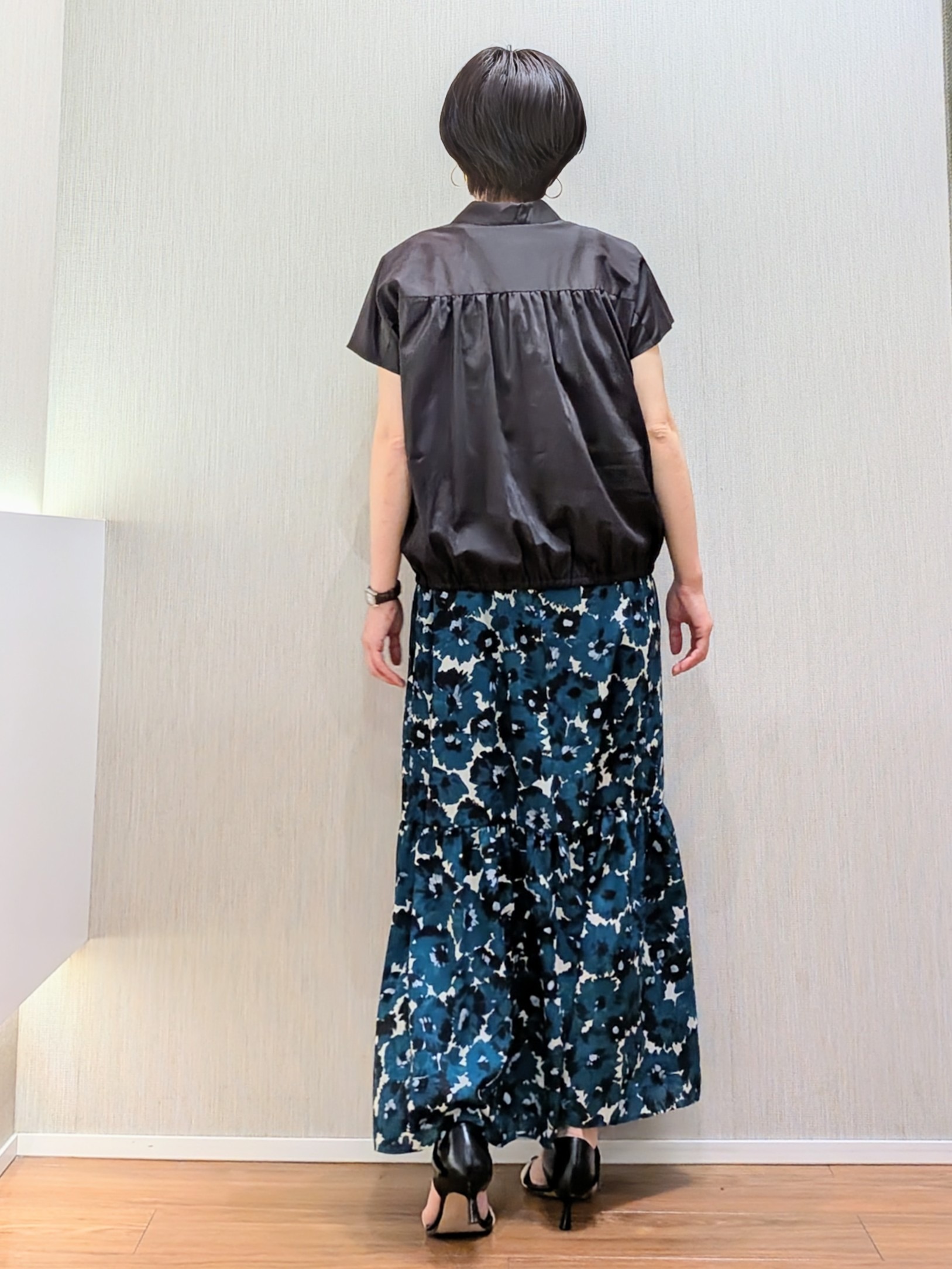 ミズタさんの「UNTITLED｜【セットアップ可/軽量/清涼感】ローンギャザーブラウス」を使ったコーディネート