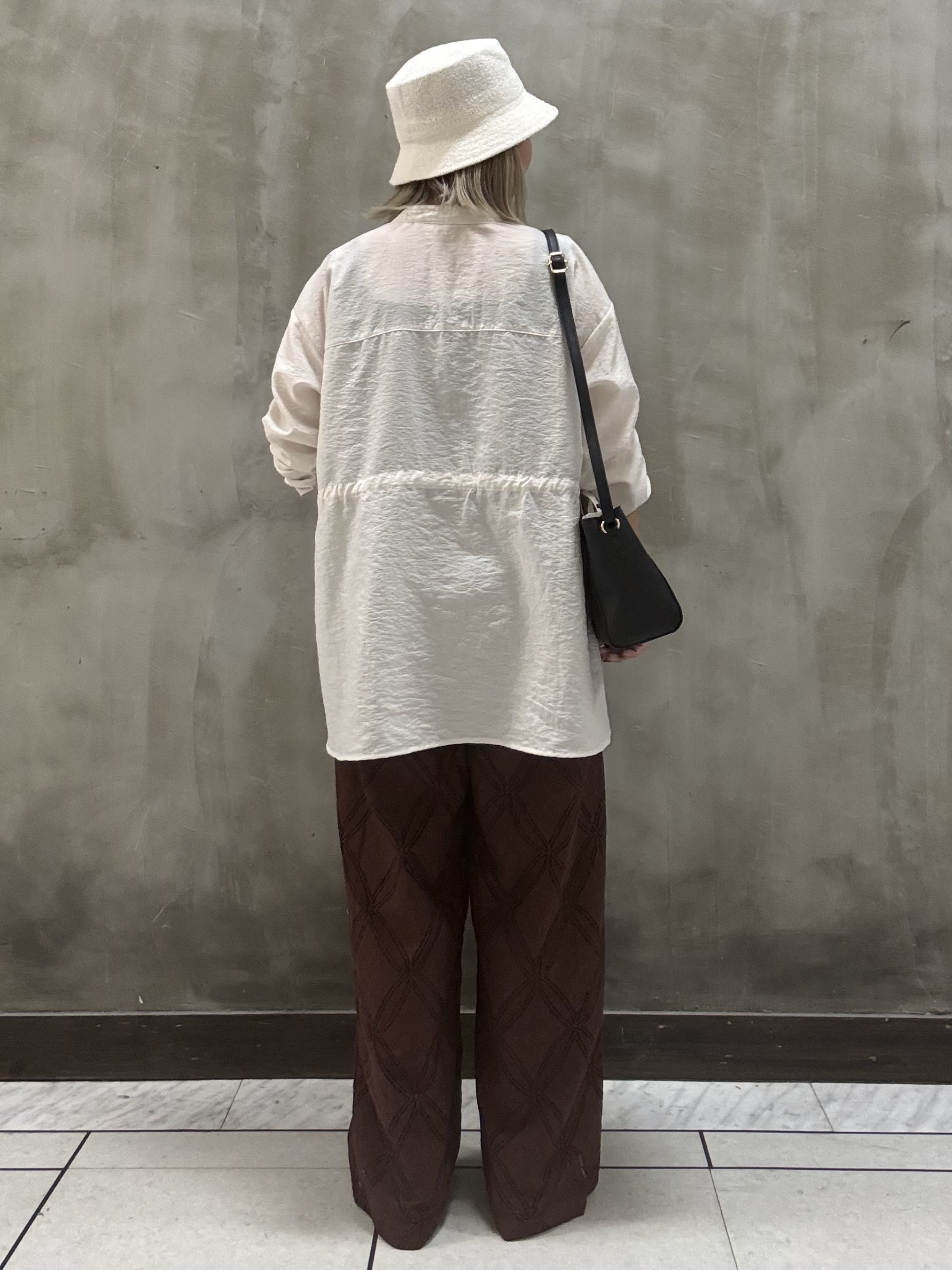 minaさんの「grove｜高評価！【体型カバー・洗える】シアーサファリシャツジャケット」を使ったコーディネート