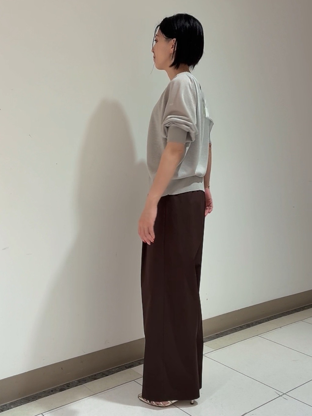 環さんの「UNTITLED｜◆【追加/ステンレス】カーヴィプレートショートネックレス」を使ったコーディネート