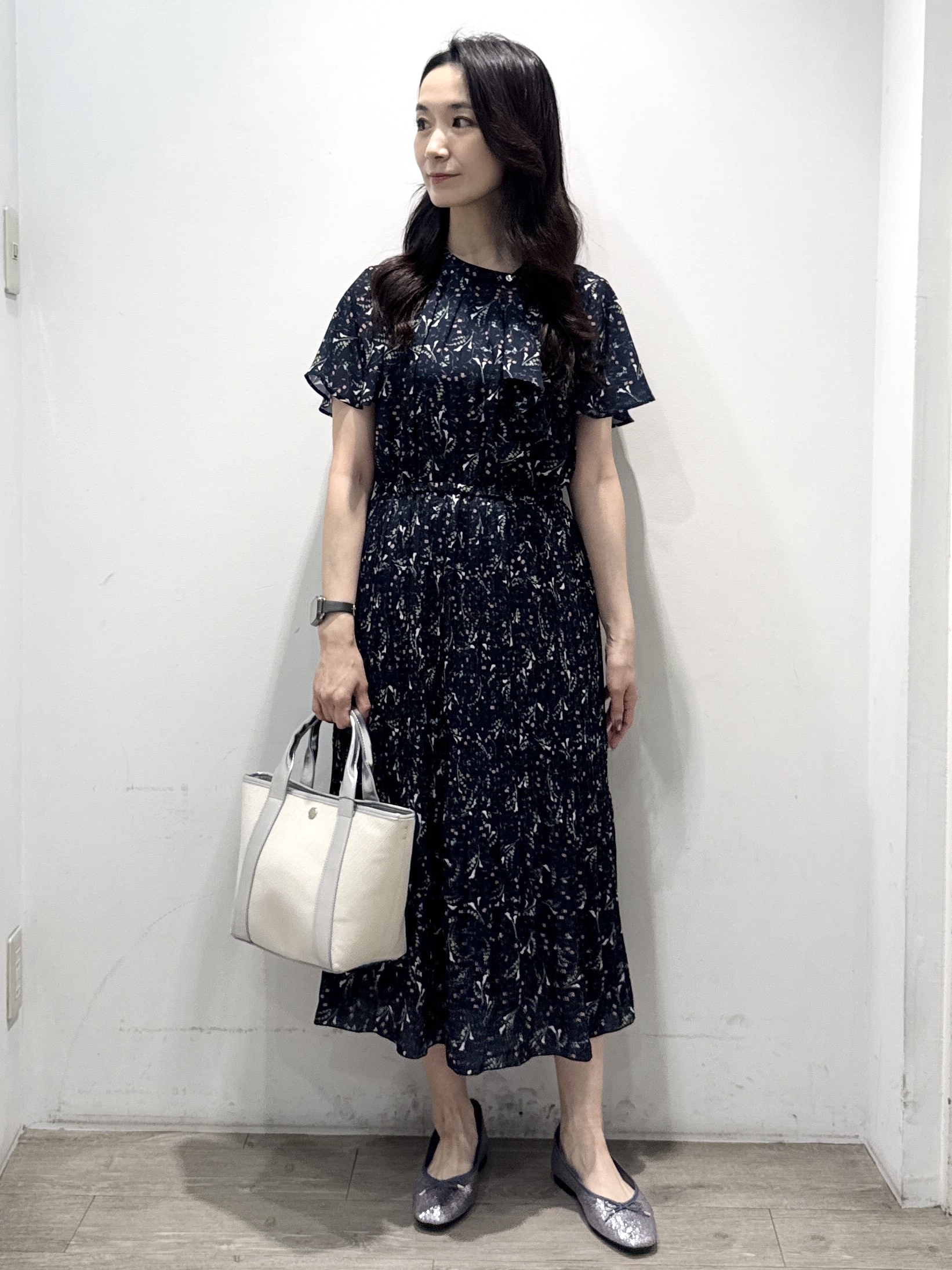 yuicciさんの「OPAQUE.CLIP｜◆【日比谷花壇コラボ】ラッフルタイプリーツワンピース【防シワ/洗濯機OK】」を使ったコーディネート