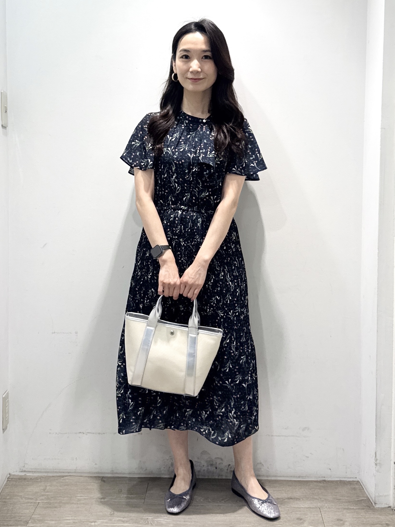 yuicciさんの「OPAQUE.CLIP｜◆【日比谷花壇コラボ】ラッフルタイプリーツワンピース【防シワ/洗濯機OK】」を使ったコーディネート