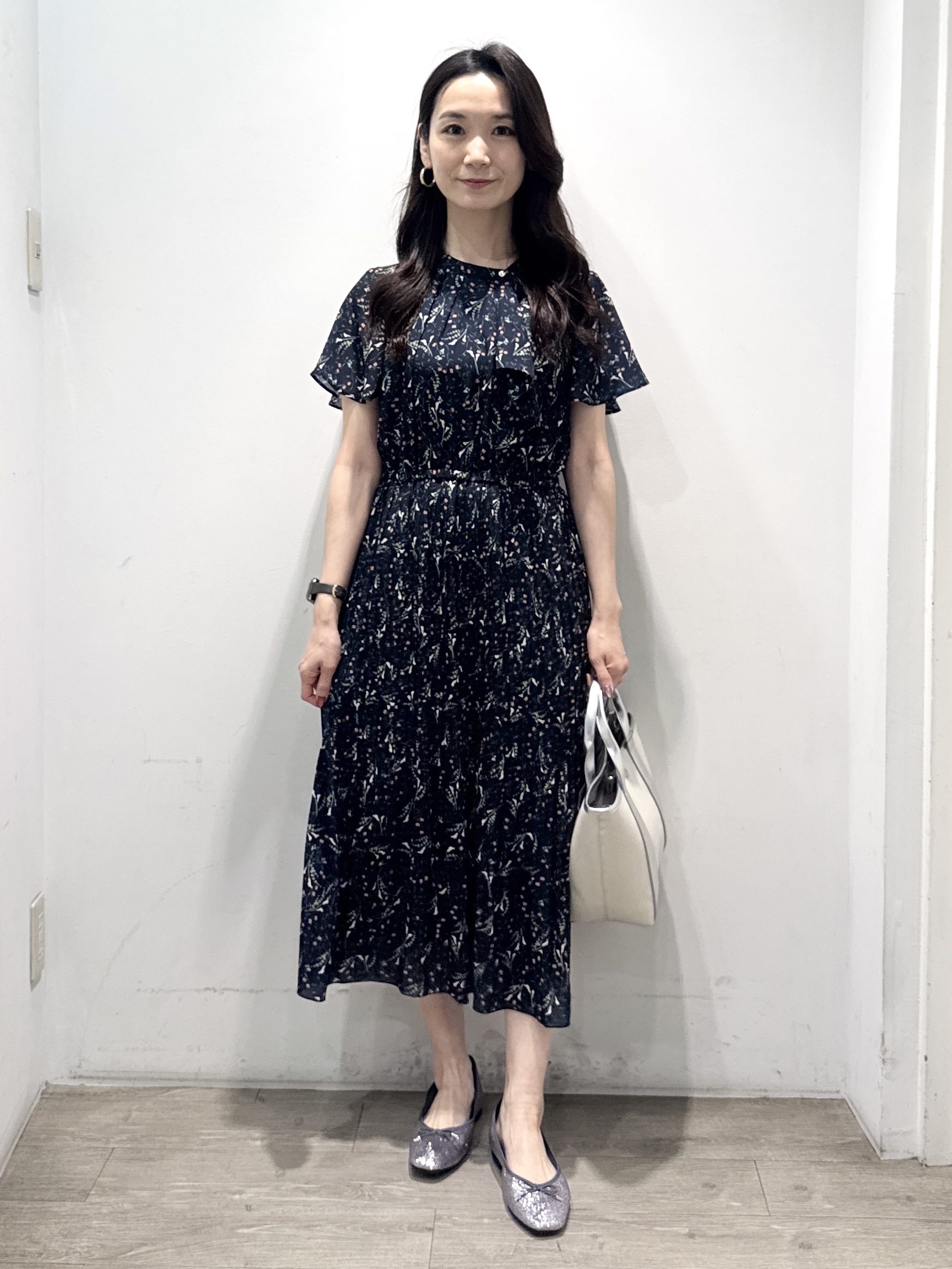 yuicciさんの「OPAQUE.CLIP｜◆【日比谷花壇コラボ】ラッフルタイプリーツワンピース【防シワ/洗濯機OK】」を使ったコーディネート