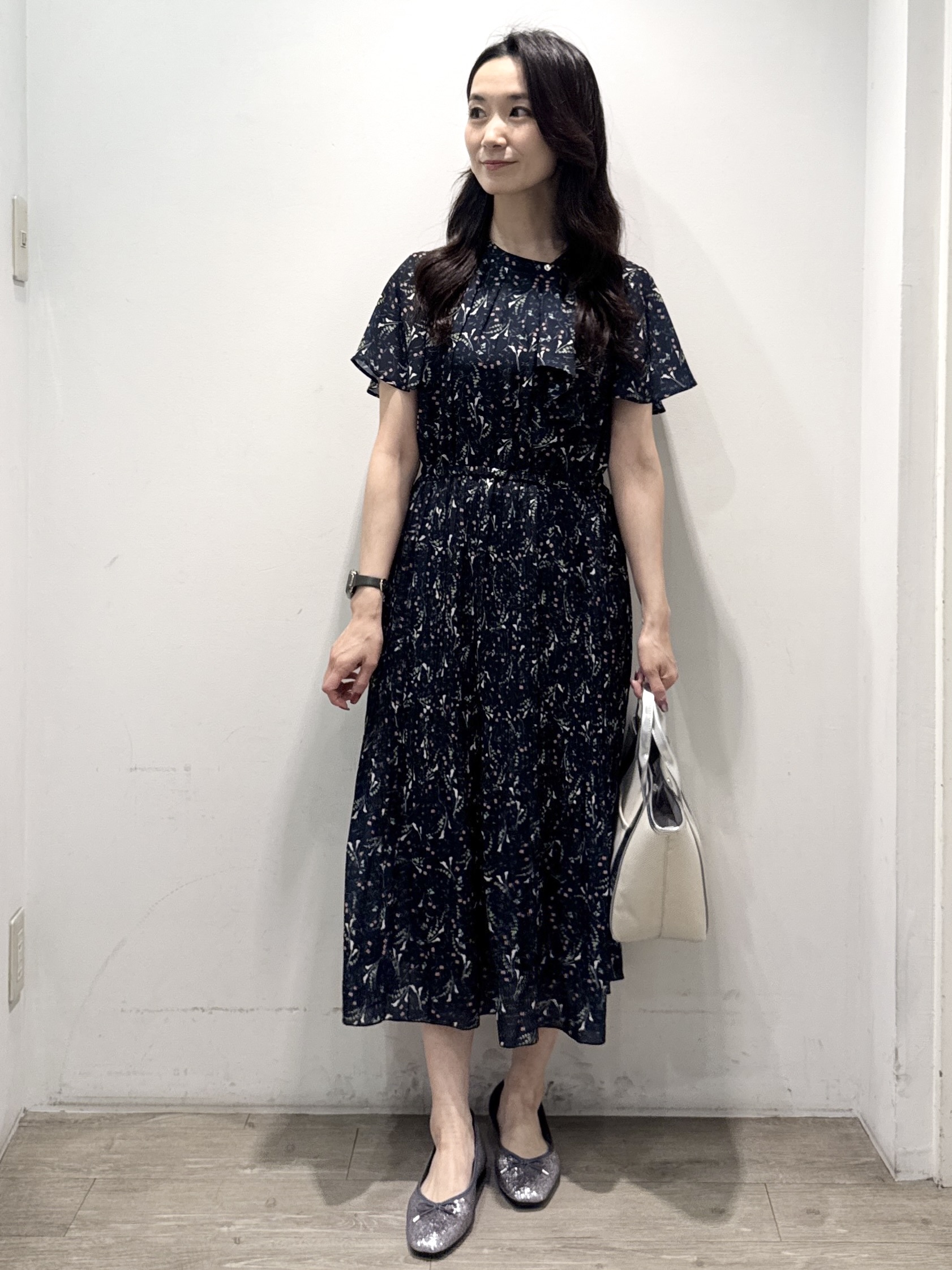 yuicciさんの「OPAQUE.CLIP｜◆【日比谷花壇コラボ】ラッフルタイプリーツワンピース【防シワ/洗濯機OK】」を使ったコーディネート