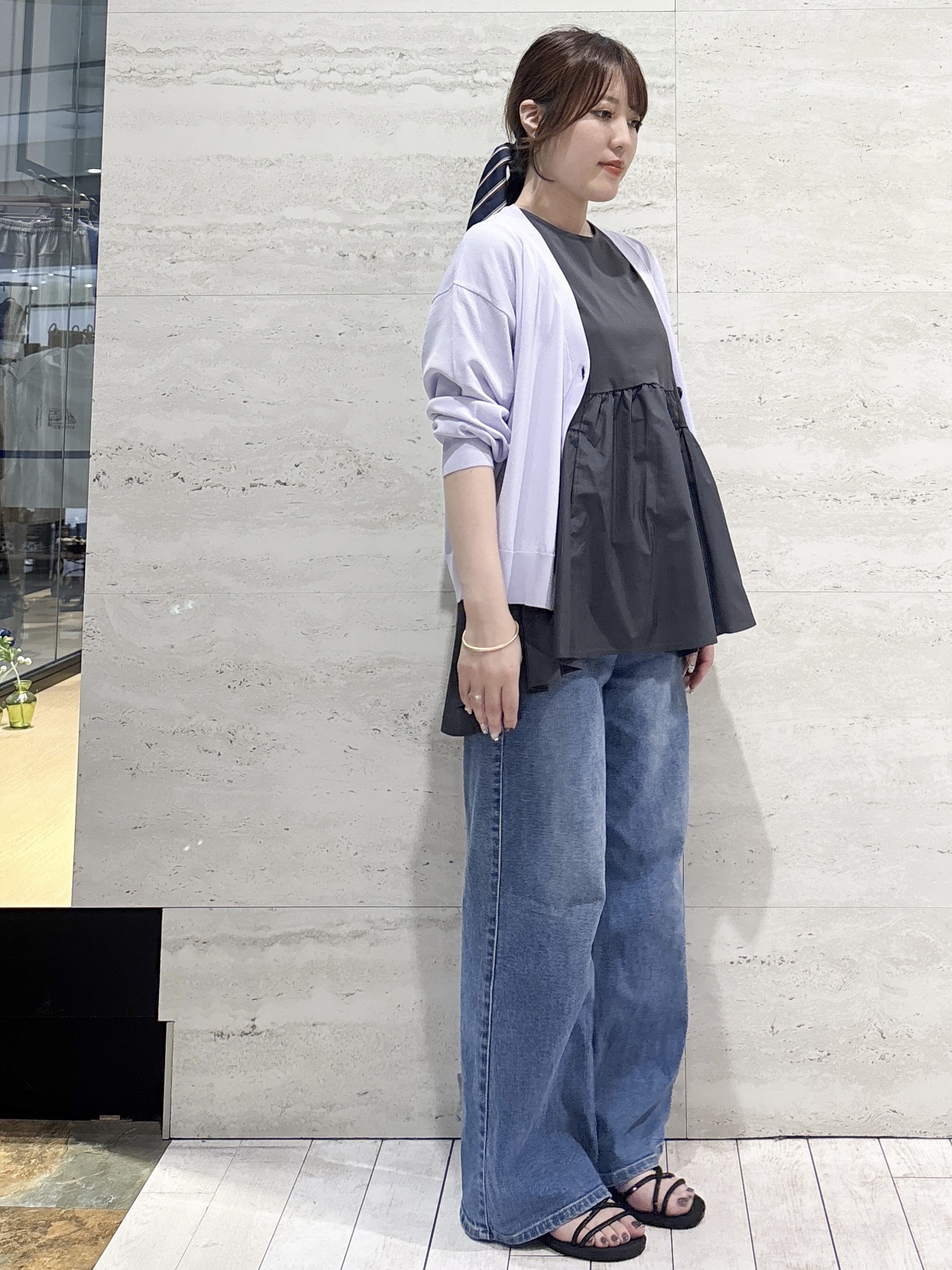 かほさんの「OPAQUE.CLIP｜【UV／接触冷感】Vネックリラクシーニットカーディガン《洗濯機OK／抗ピル》」を使ったコーディネート