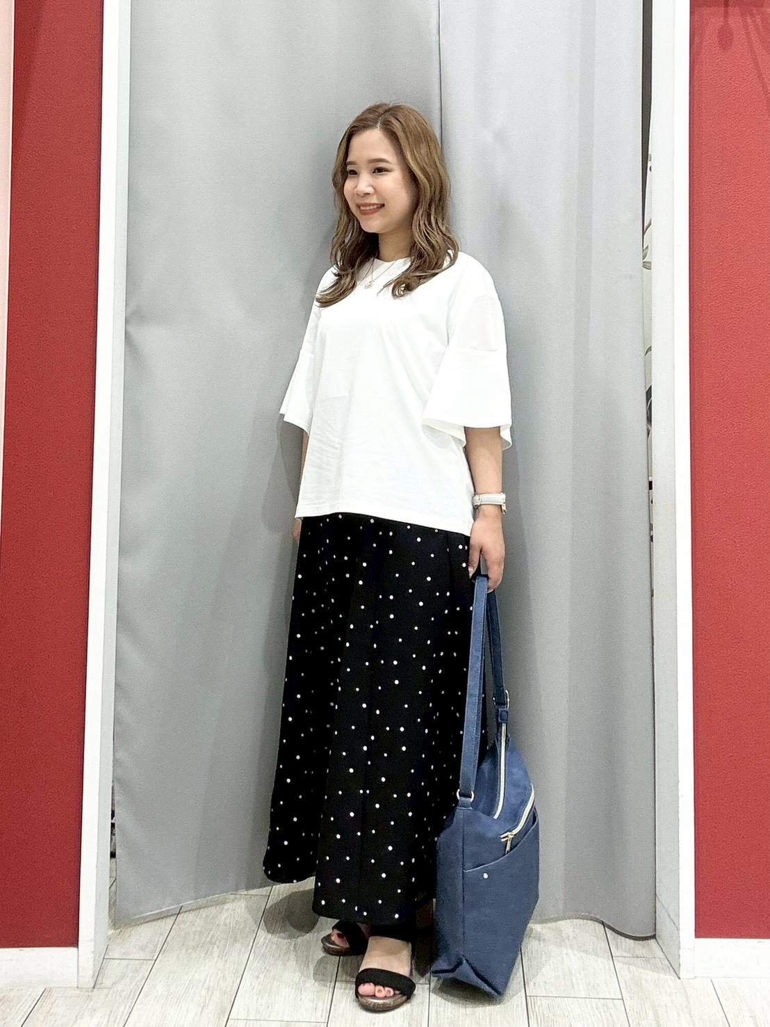 shioさんの「SHOO･LA･RUE｜【S-LL/洗濯機可/体型カバー】フレアスリーブで二の腕を自然に隠せる 浅VネックTシャツ」を使ったコーディネート