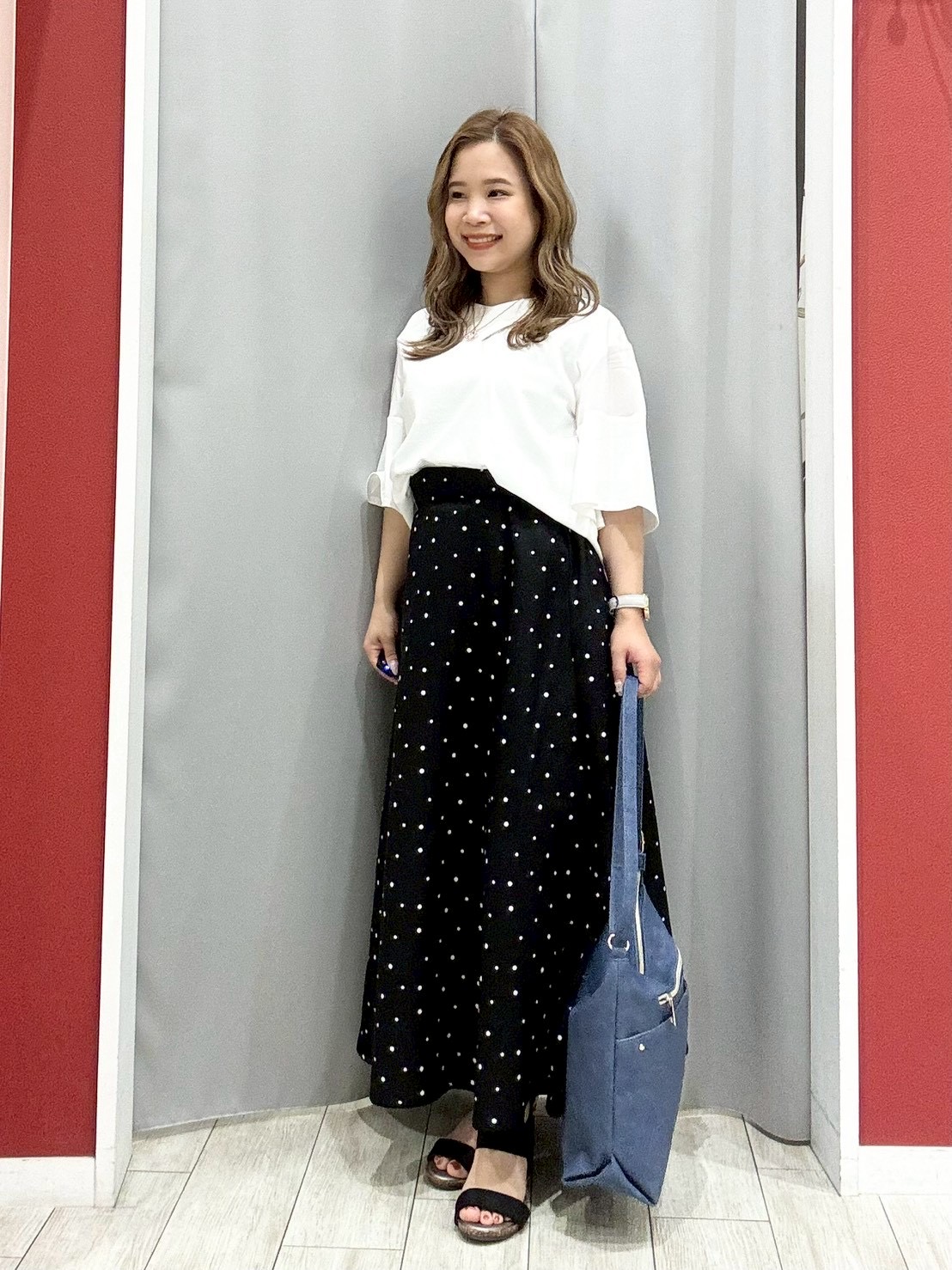 shioさんの「SHOO･LA･RUE｜【S-LL/洗濯機可/体型カバー】フレアスリーブで二の腕を自然に隠せる 浅VネックTシャツ」を使ったコーディネート