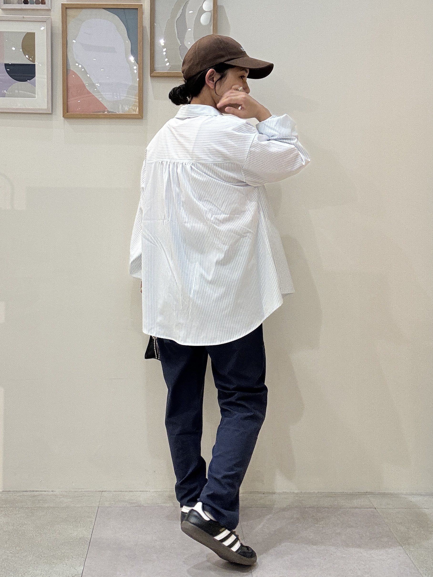 たけぴさんの「SHOO･LA･RUE｜【UV/吸水速乾/洗濯後しわになりにくい】ラッシュガードにもなる ストライプシャツ」を使ったコーディネート