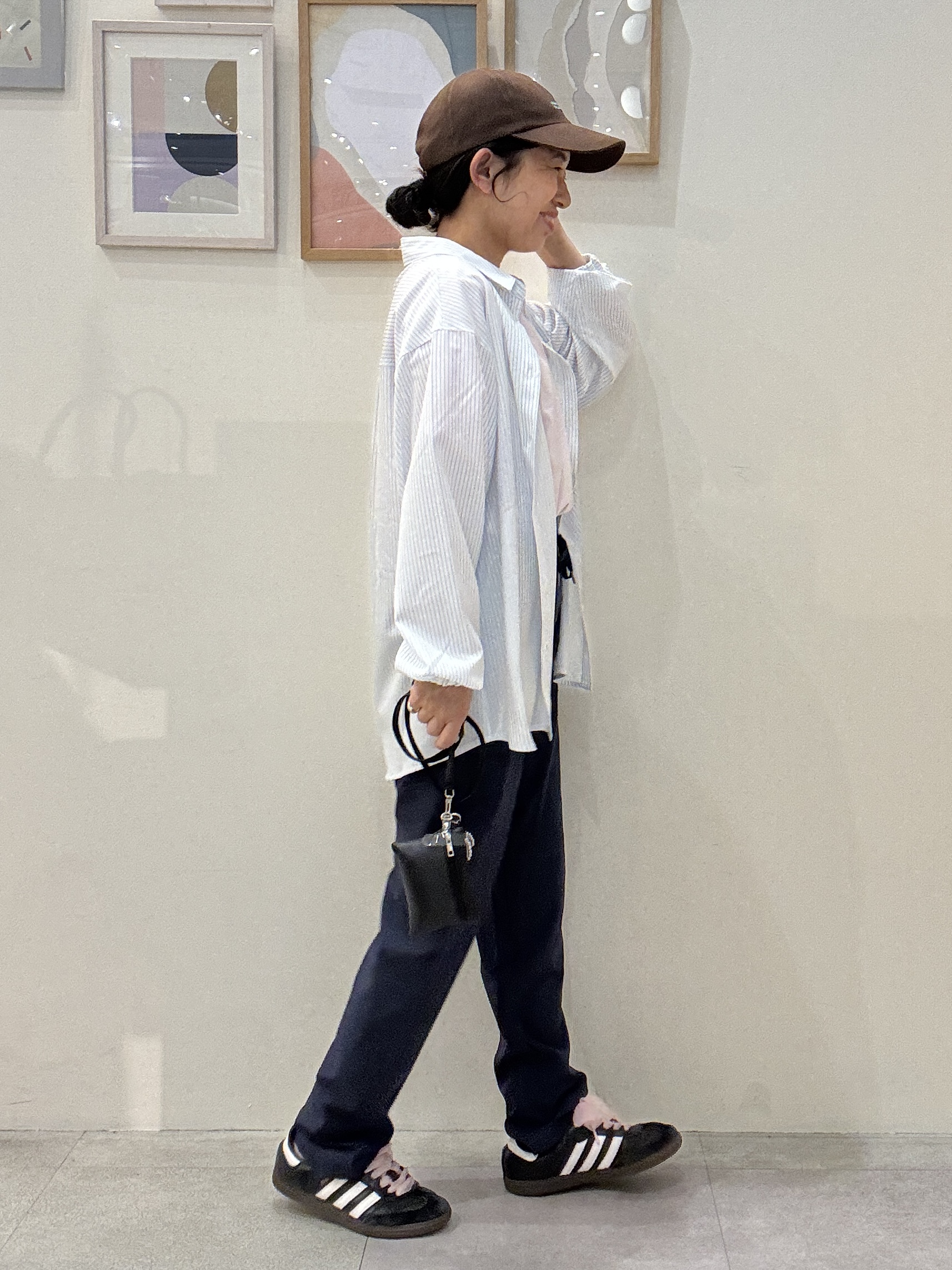 たけぴさんの「SHOO･LA･RUE｜【UV/吸水速乾/洗濯後しわになりにくい】ラッシュガードにもなる ストライプシャツ」を使ったコーディネート