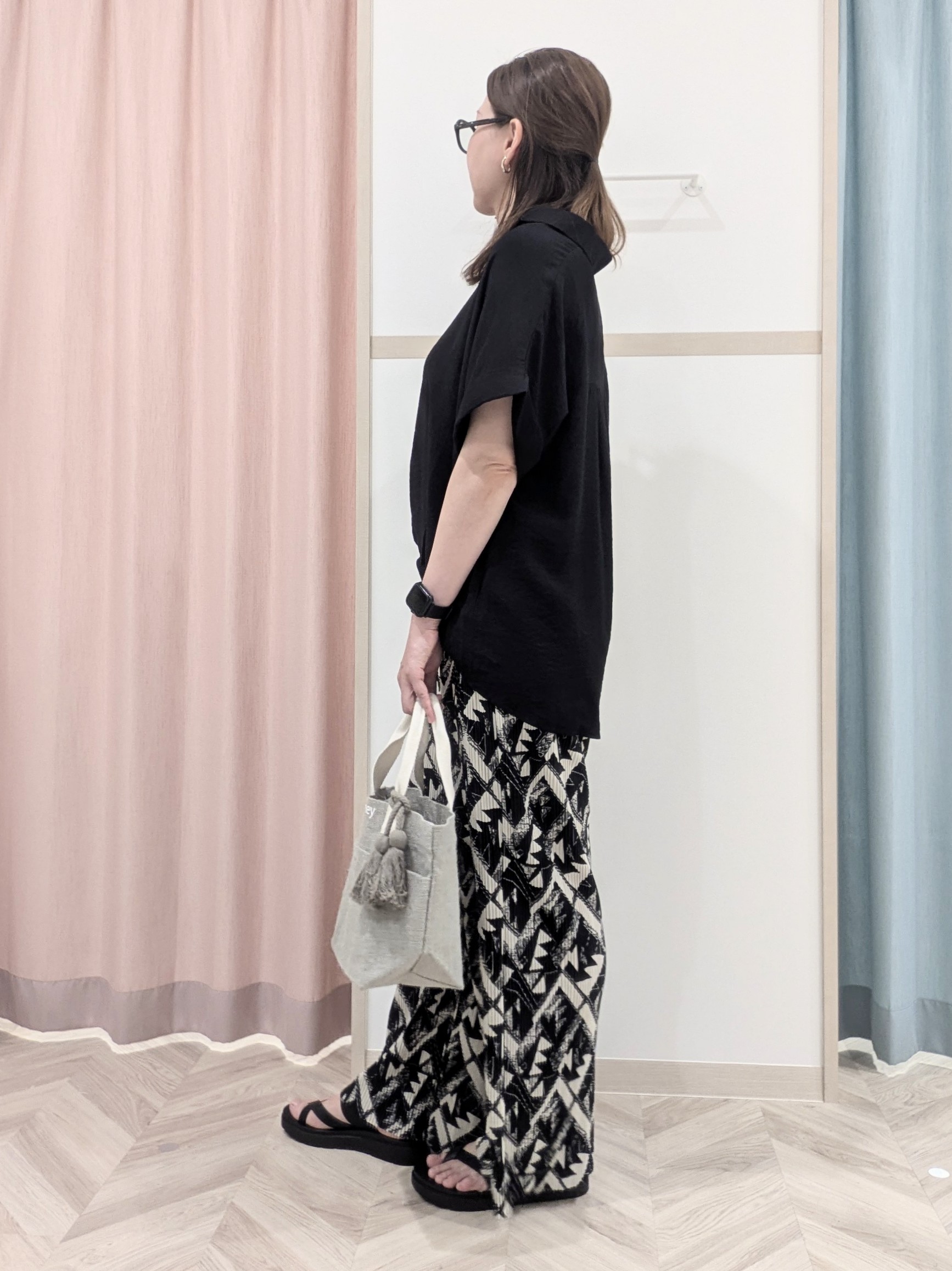miyuさんの「SHOO･LA･RUE｜【S-LL/洗濯機可】インせず着られる 裾タック スキッパーシャツ」を使ったコーディネート