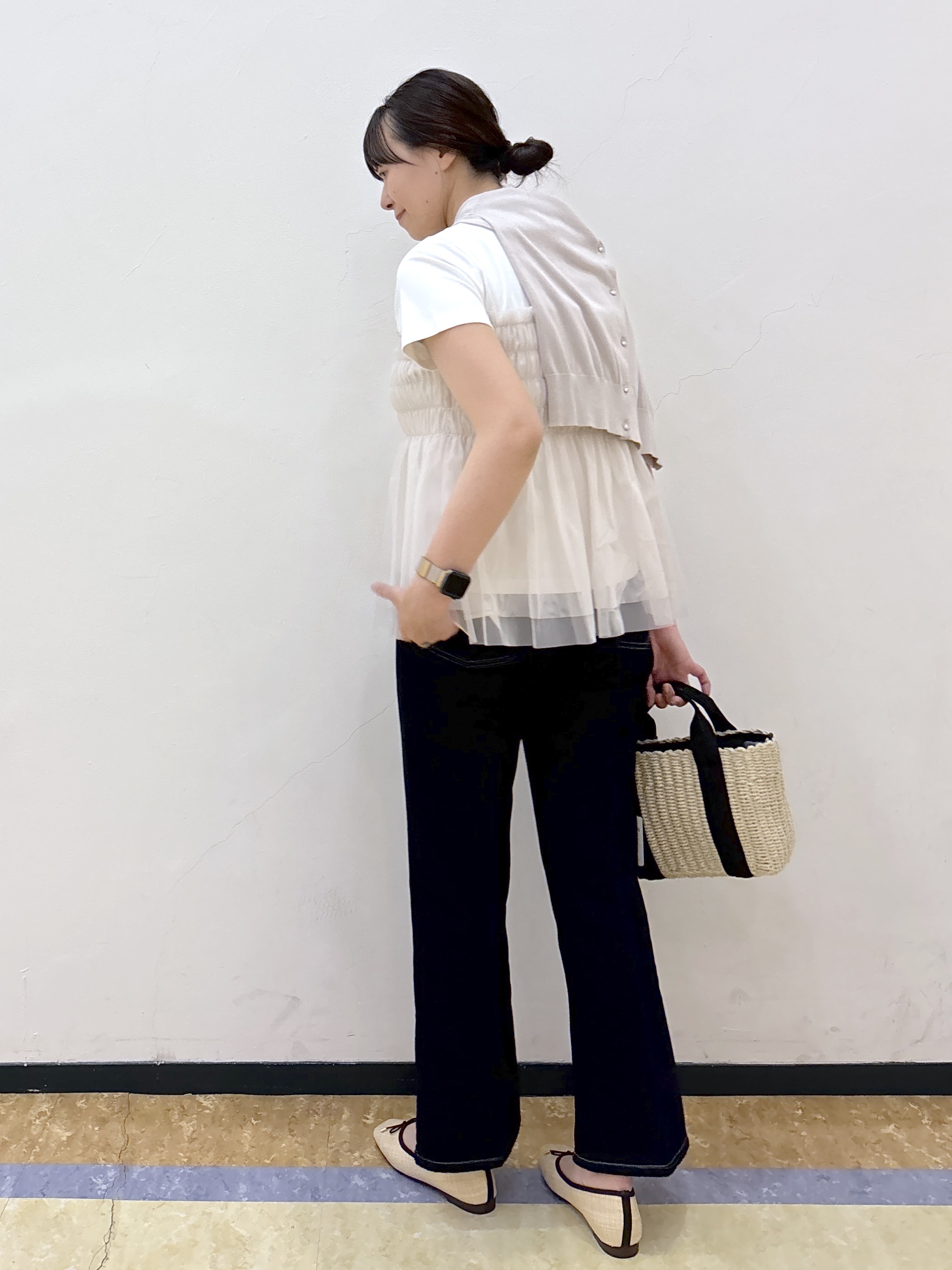 akariさんの「index｜【接触冷感】ビジューボタンカーディガン《抗ピリング／洗濯機OK》」を使ったコーディネート